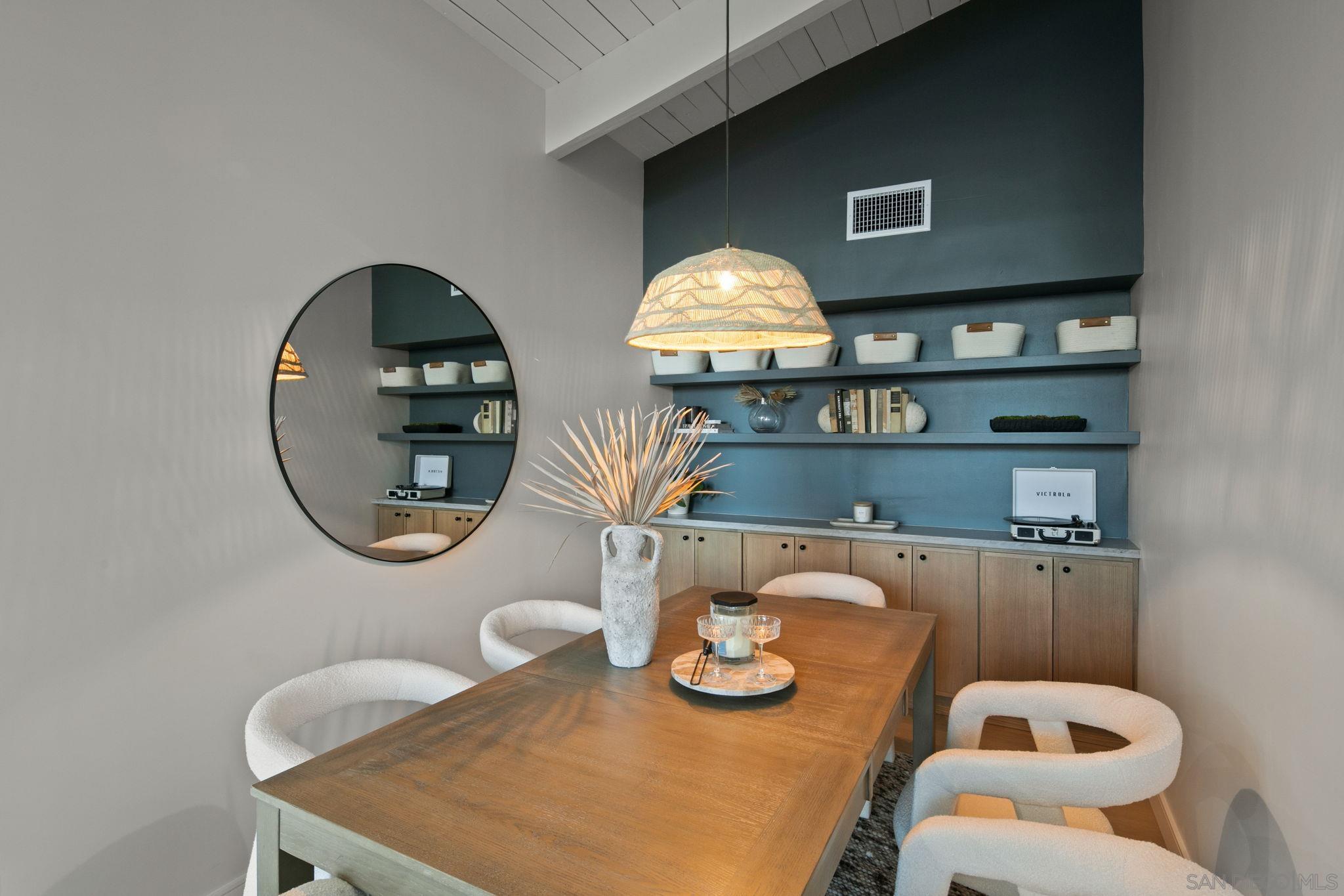 Detail Gallery Image 22 of 49 For 2526  Aster St, San Diego,  CA 92109 - 4 Beds | 2 Baths