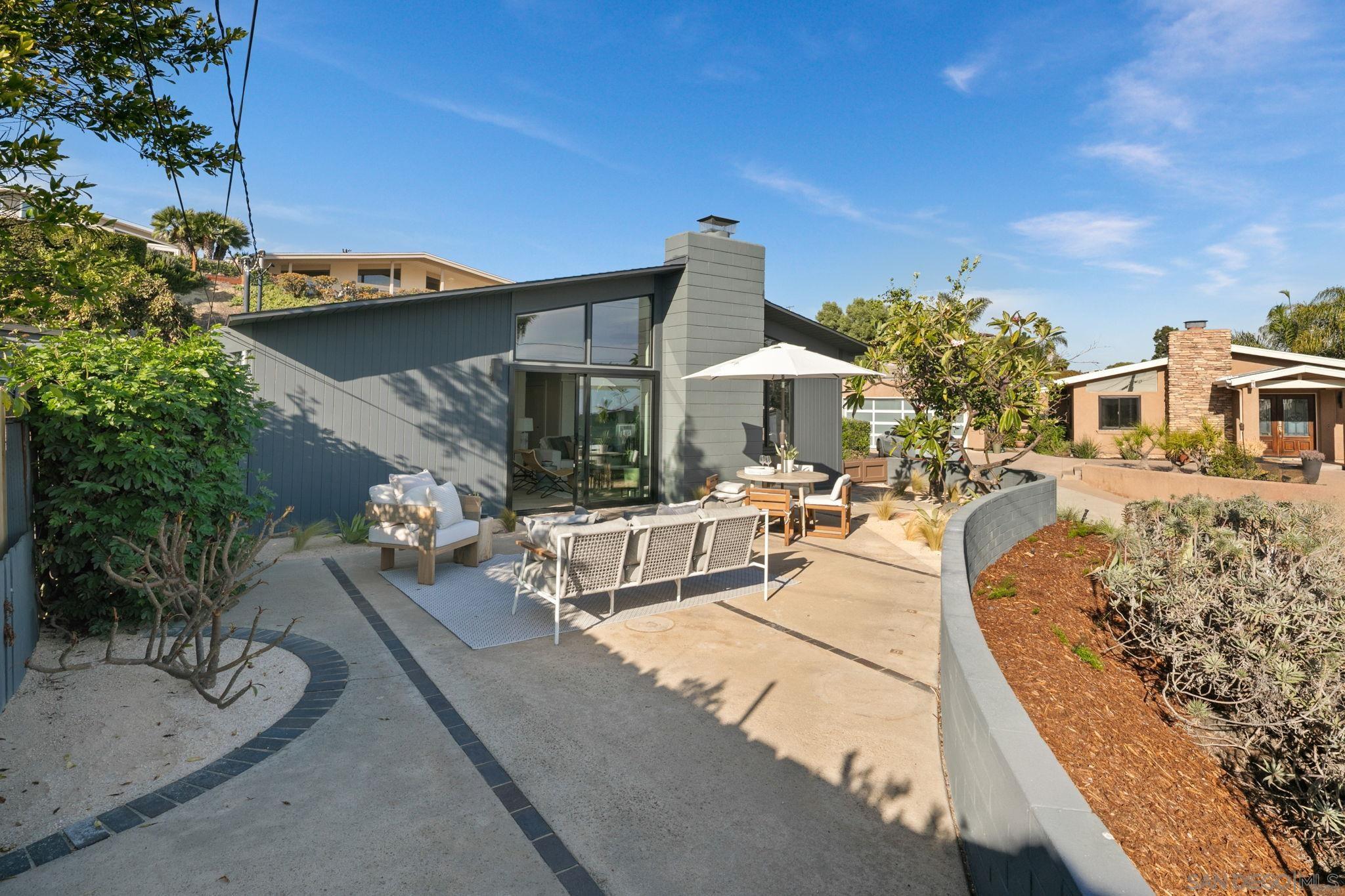 Detail Gallery Image 37 of 49 For 2526  Aster St, San Diego,  CA 92109 - 4 Beds | 2 Baths