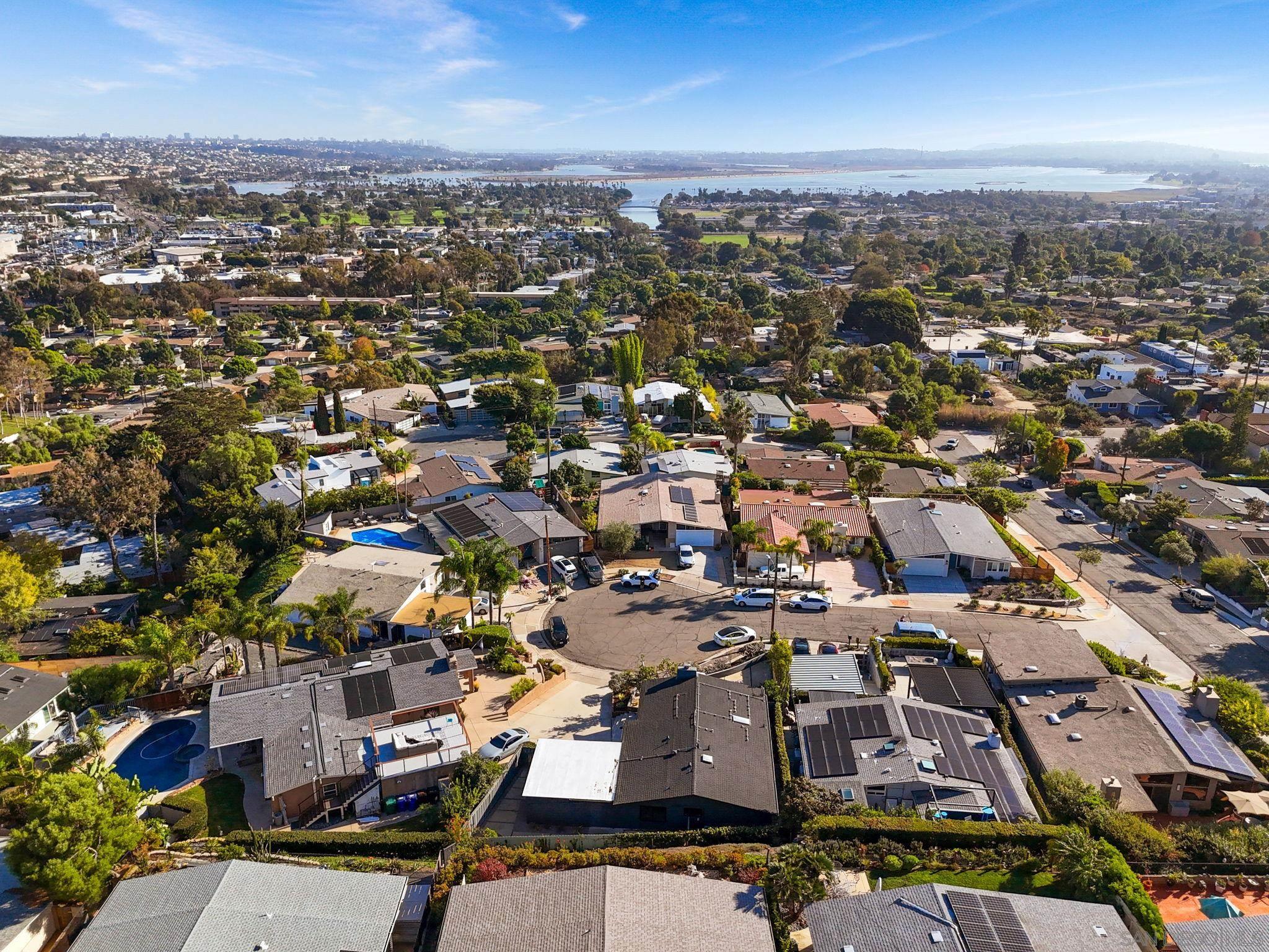 Detail Gallery Image 48 of 49 For 2526  Aster St, San Diego,  CA 92109 - 4 Beds | 2 Baths