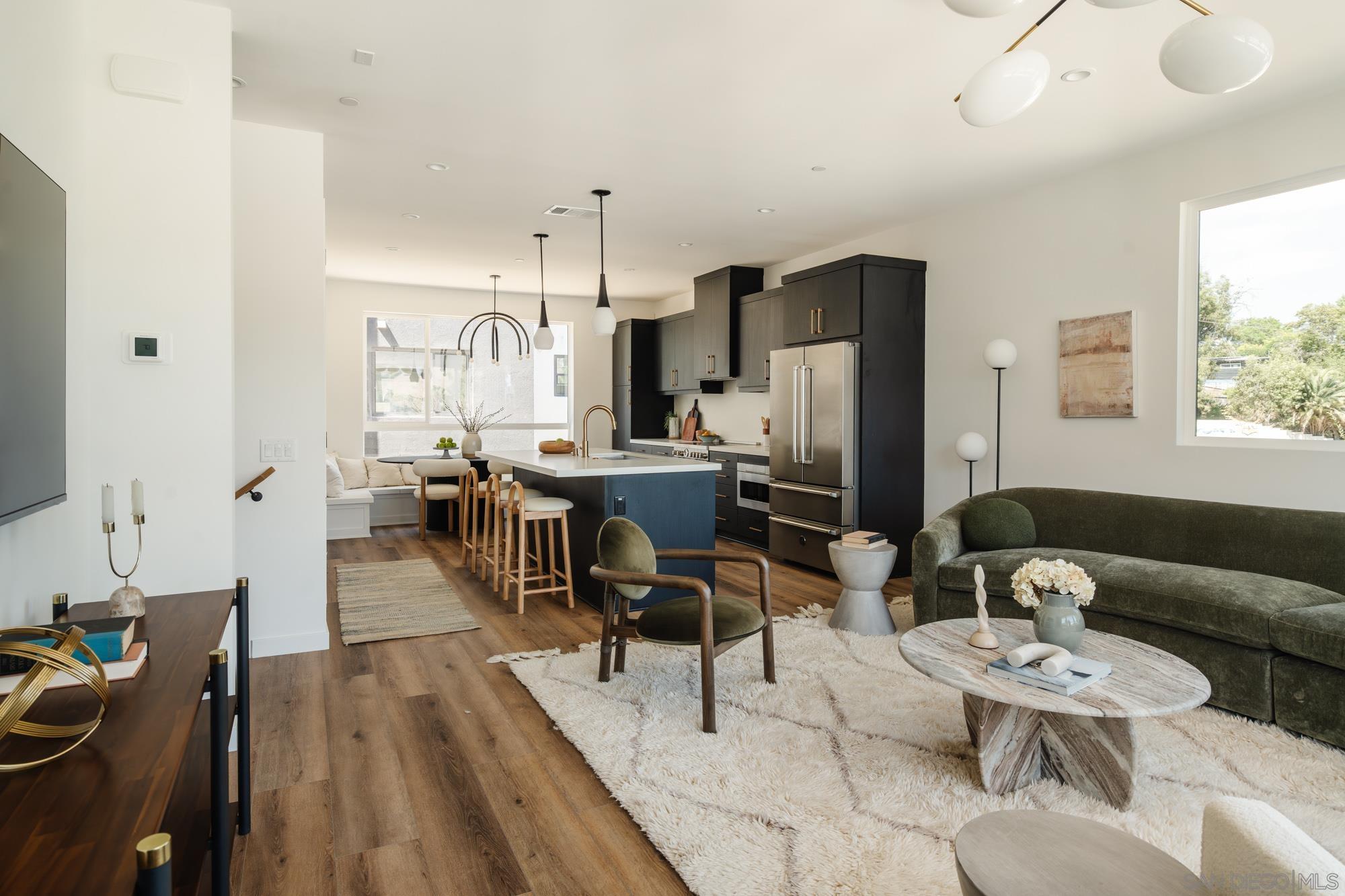 Detail Gallery Image 2 of 21 For 3860 N Riley Ln, Los Angeles,  CA 90065 - 3 Beds | 2/1 Baths