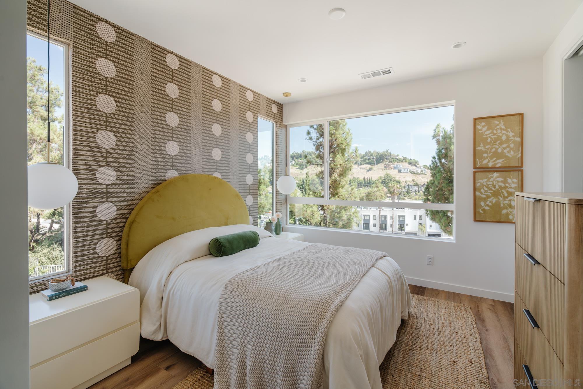 Detail Gallery Image 13 of 21 For 3860 N Riley Ln, Los Angeles,  CA 90065 - 3 Beds | 2/1 Baths