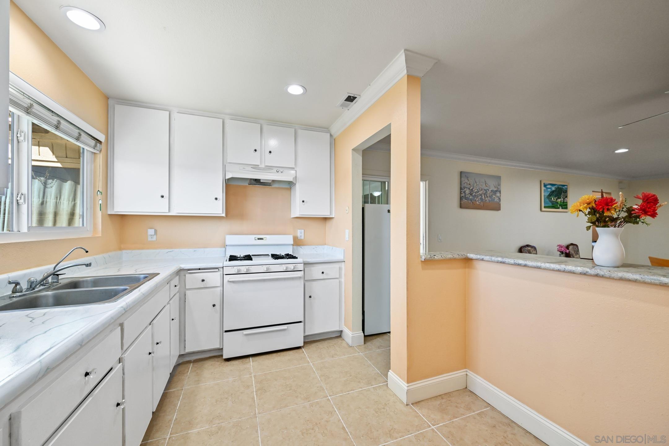 Detail Gallery Image 7 of 20 For 4517  Quailridge Dr, Oceanside,  CA 92056 - 2 Beds | 1 Baths