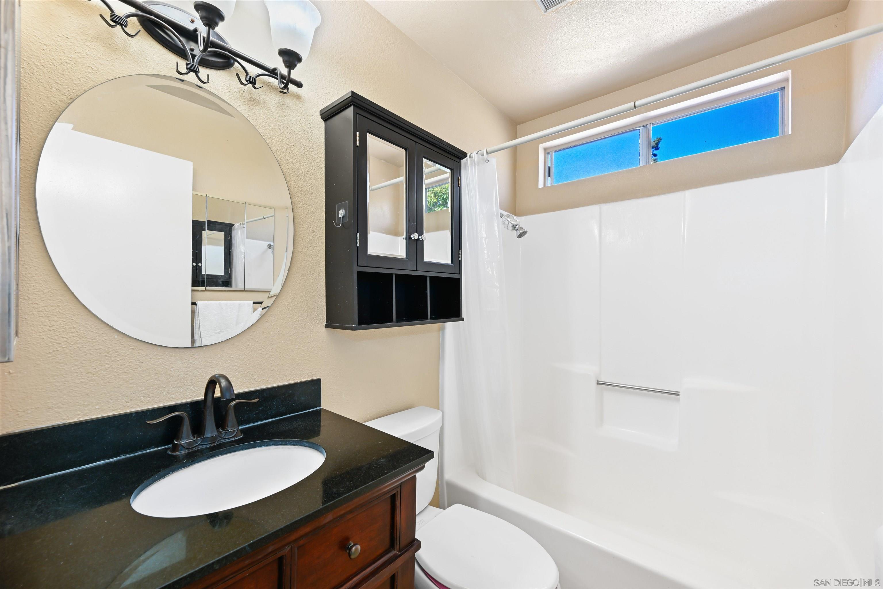 Detail Gallery Image 9 of 15 For 4517  Quailridge Dr, Oceanside,  CA 92056 - 2 Beds | 1 Baths