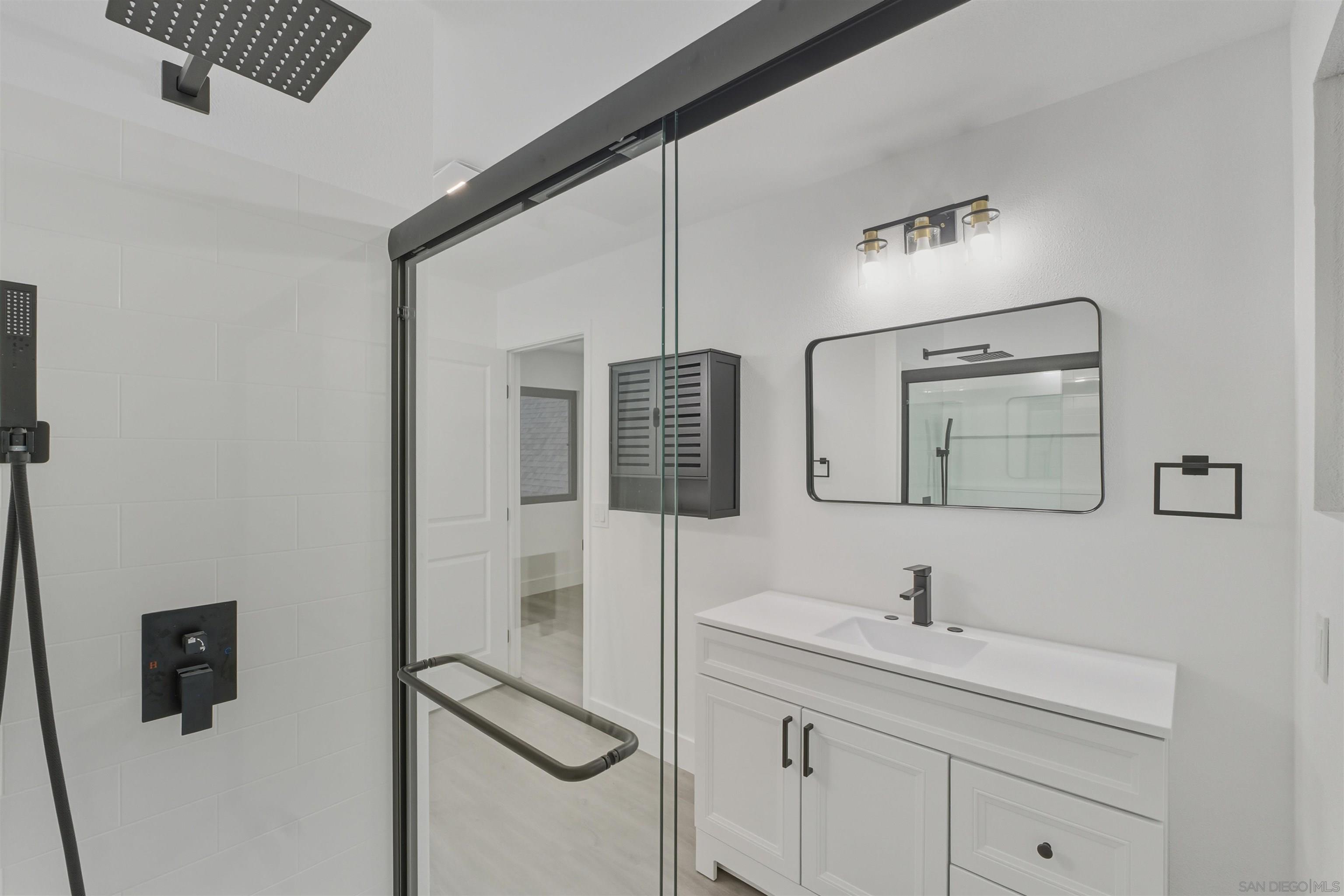 Detail Gallery Image 15 of 27 For 11618  Johnson Lake Road, Lakeside,  CA 92040 - 4 Beds | 3 Baths