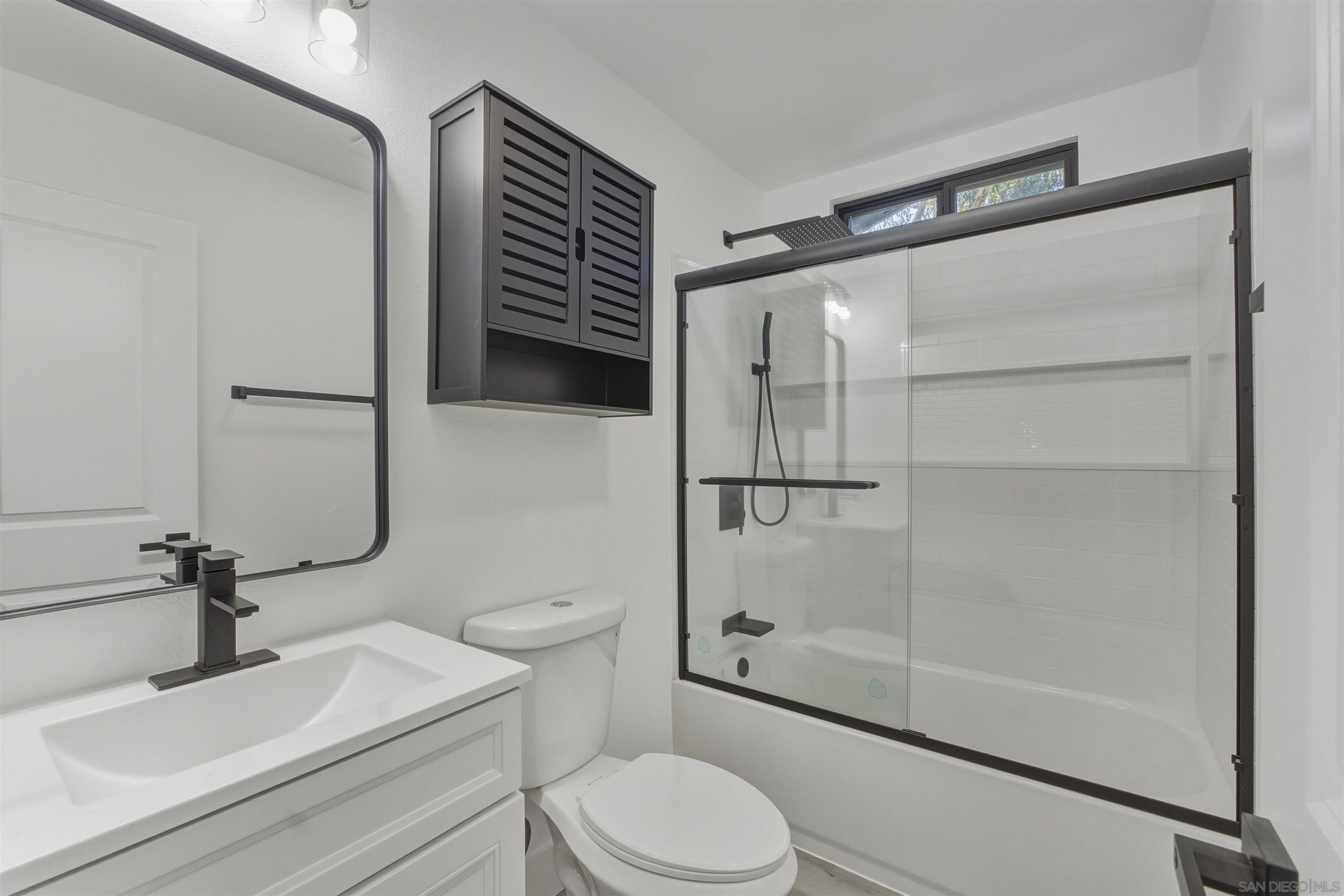 Detail Gallery Image 19 of 27 For 11618  Johnson Lake Road, Lakeside,  CA 92040 - 4 Beds | 3 Baths