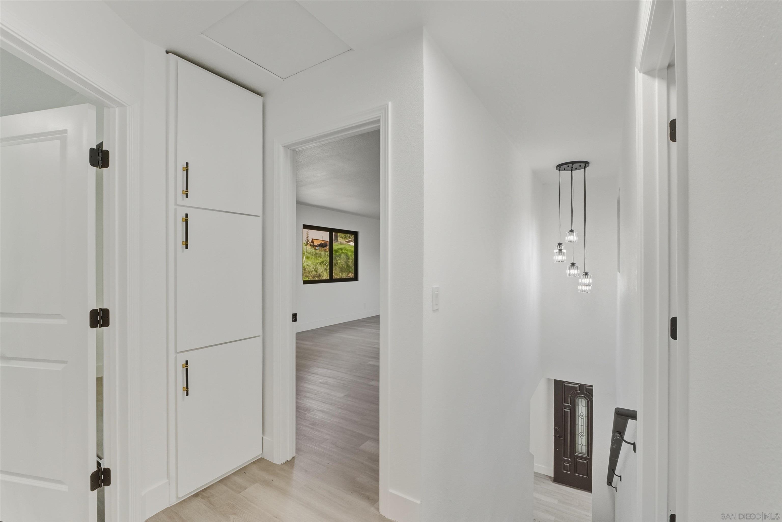 Detail Gallery Image 10 of 27 For 11618  Johnson Lake Road, Lakeside,  CA 92040 - 4 Beds | 3 Baths