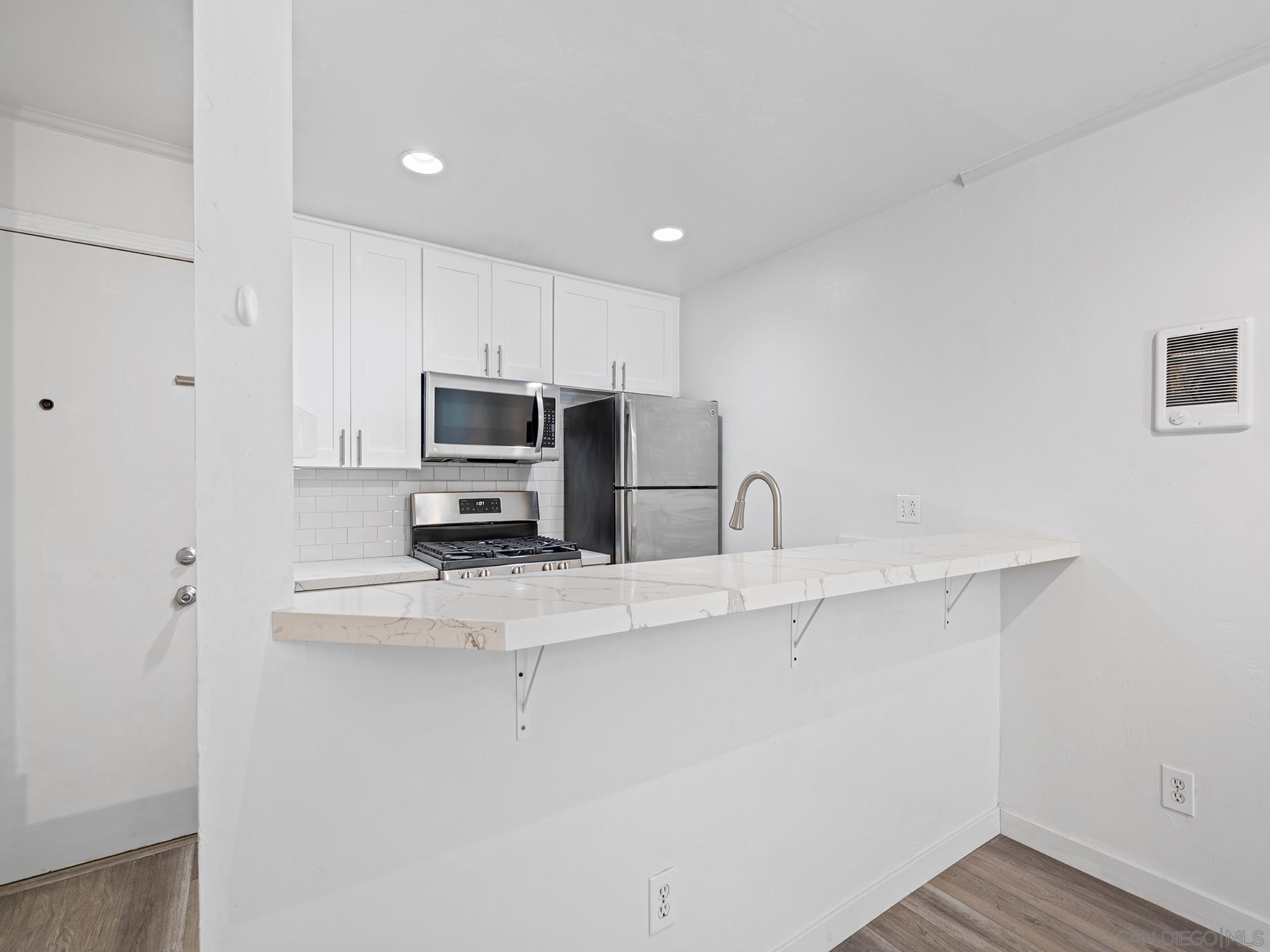 Detail Gallery Image 4 of 33 For 1605  Hotel Cir S  #B114,  San Diego,  CA 92108 - 0 Beds | 1 Baths