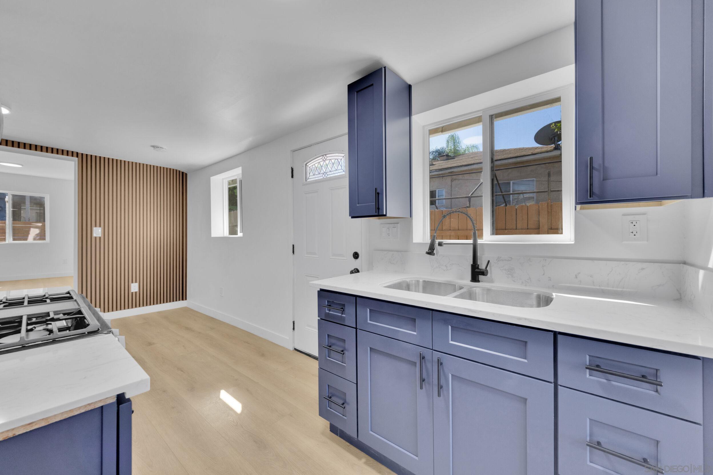 Detail Gallery Image 5 of 26 For 4312  Winona Ave, San Diego,  CA 92115 - 2 Beds | 2 Baths