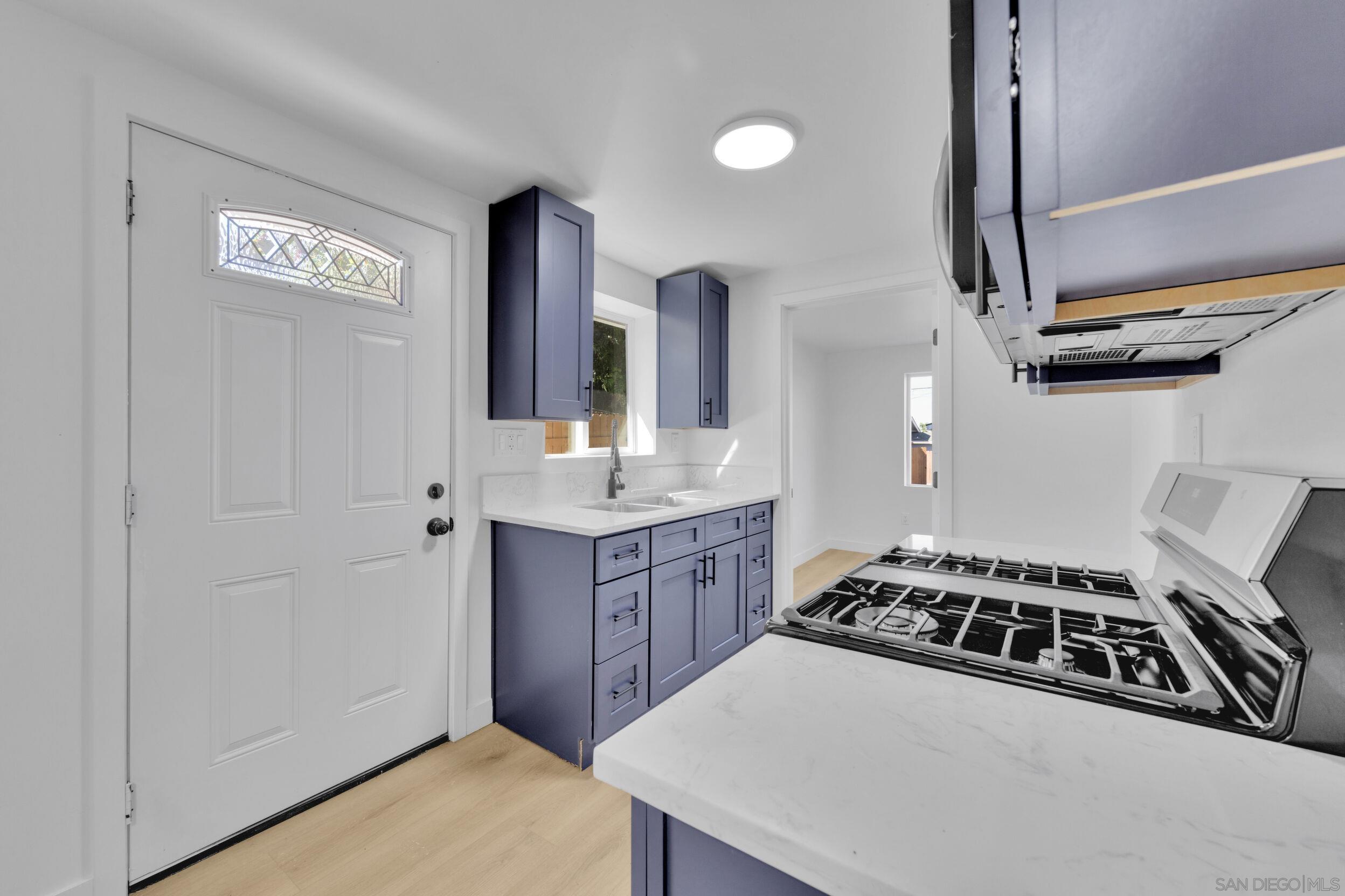 Detail Gallery Image 7 of 26 For 4312  Winona Ave, San Diego,  CA 92115 - 2 Beds | 2 Baths