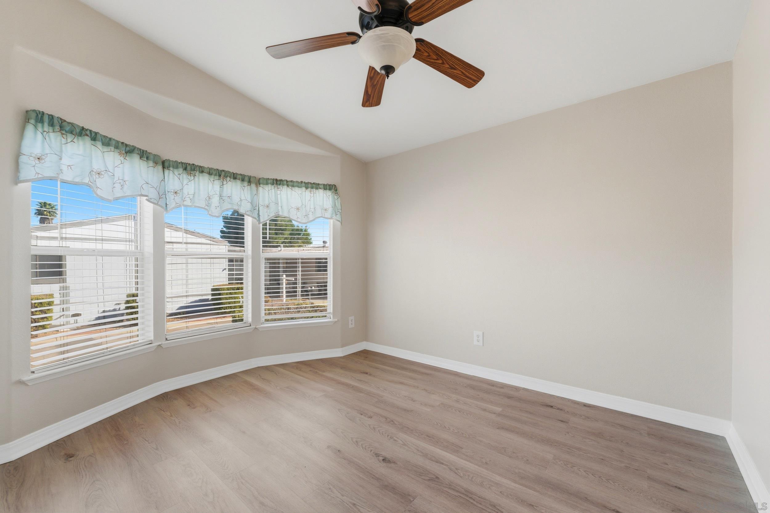 Detail Gallery Image 13 of 20 For 27701  Murrieta Road  Spc 76,  Sun City,  CA 92586 - 4 Beds | 2 Baths