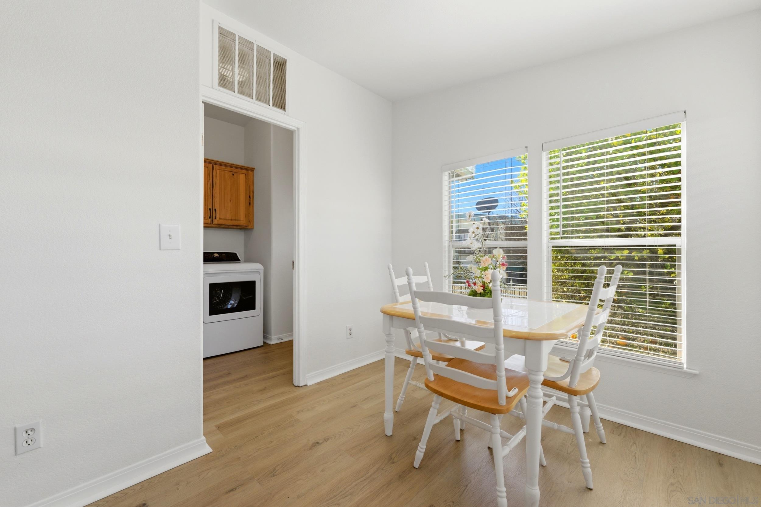 Detail Gallery Image 7 of 20 For 27701  Murrieta Road  Spc 76,  Sun City,  CA 92586 - 4 Beds | 2 Baths