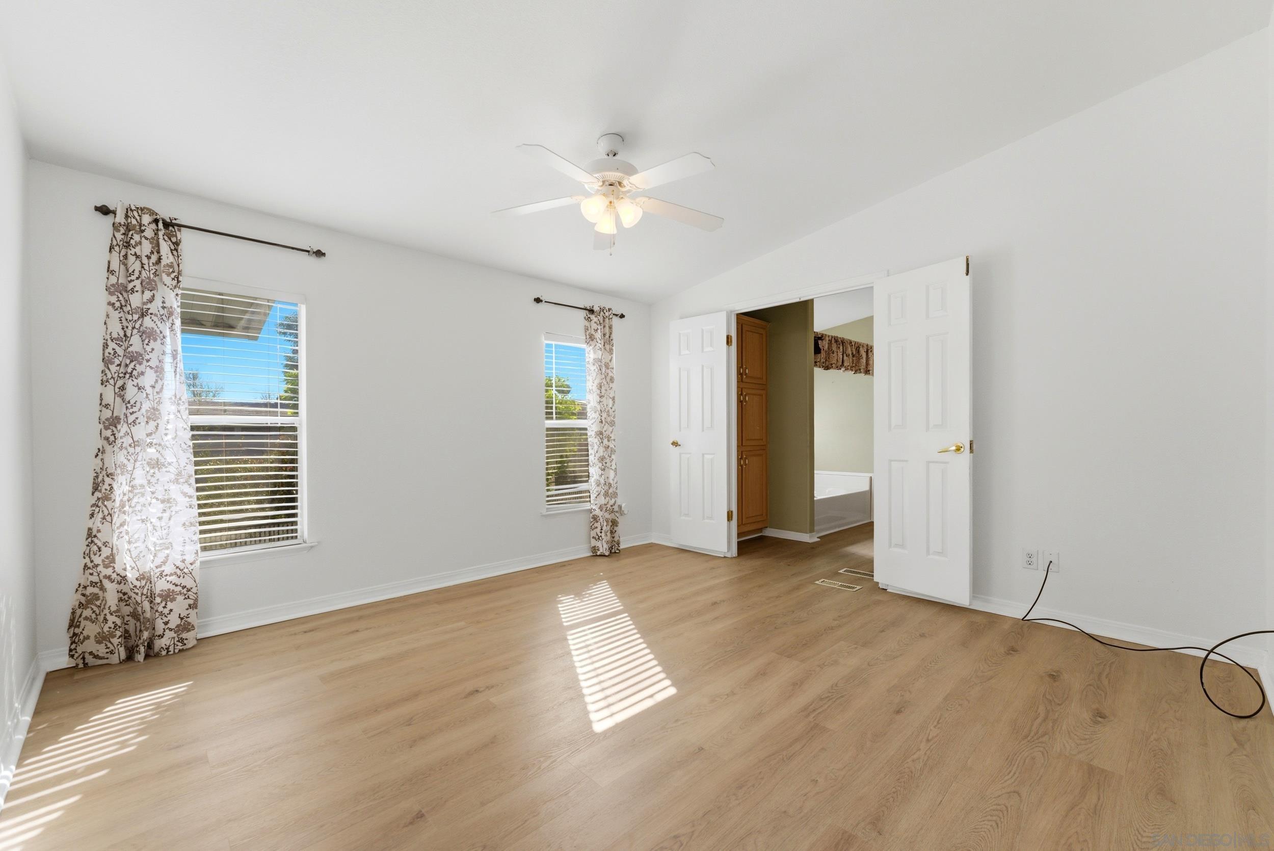 Detail Gallery Image 9 of 20 For 27701  Murrieta Road  Spc 76,  Sun City,  CA 92586 - 4 Beds | 2 Baths