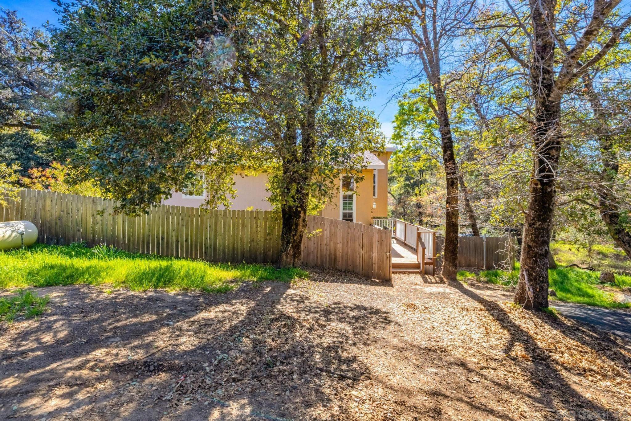 Detail Gallery Image 4 of 13 For 2610  Salton Vista Dr, Julian,  CA 92036 - 3 Beds | 2 Baths