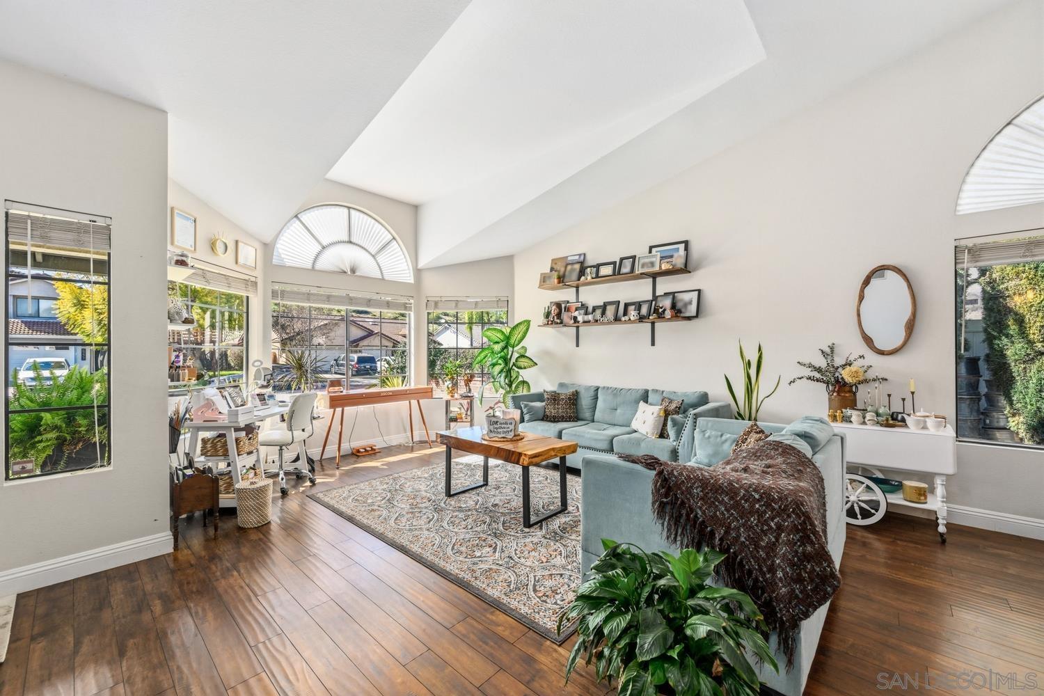 Detail Gallery Image 2 of 27 For 5276  Triple Crown, Bonsall,  CA 92003 - 4 Beds | 3 Baths