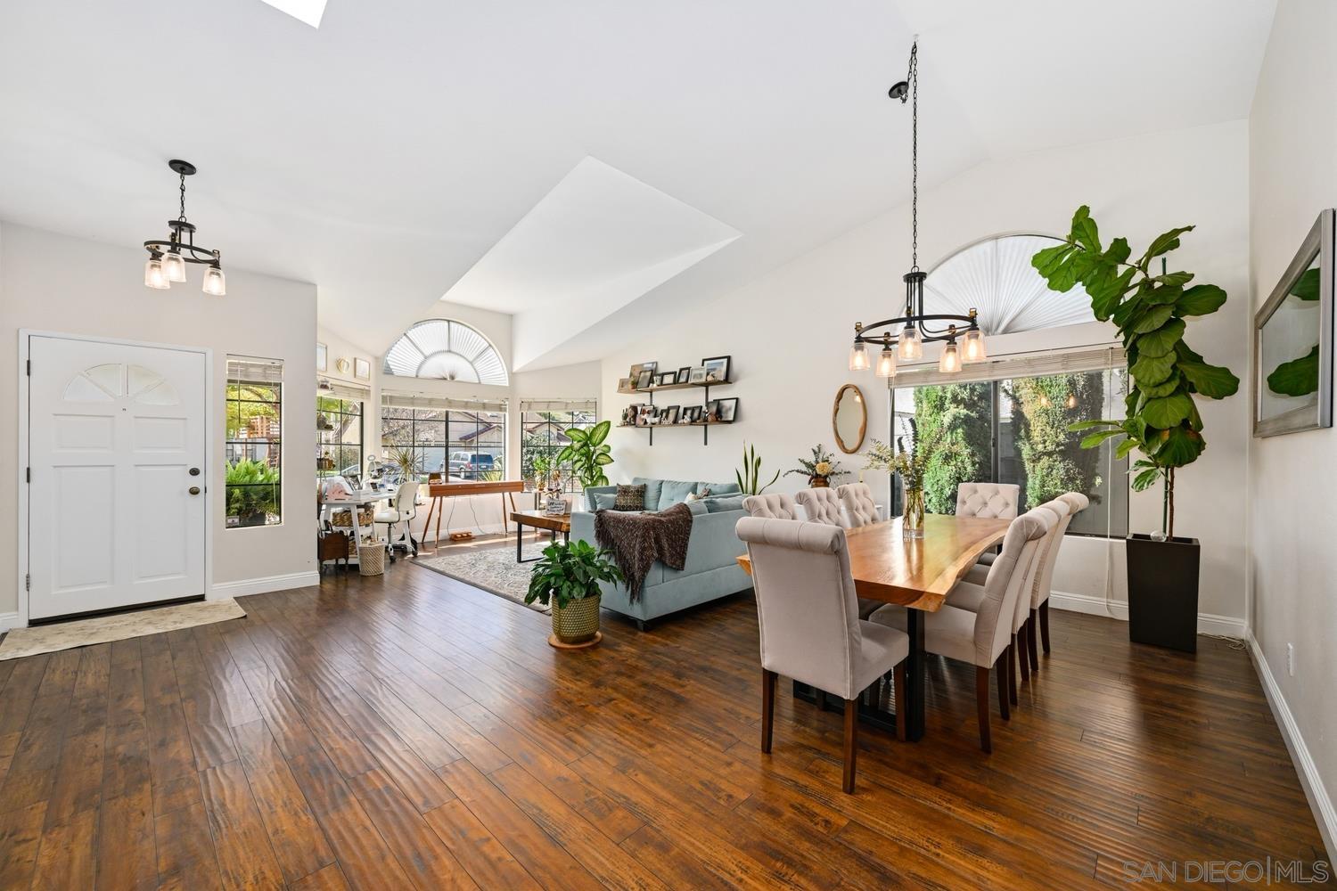 Detail Gallery Image 4 of 27 For 5276  Triple Crown, Bonsall,  CA 92003 - 4 Beds | 3 Baths