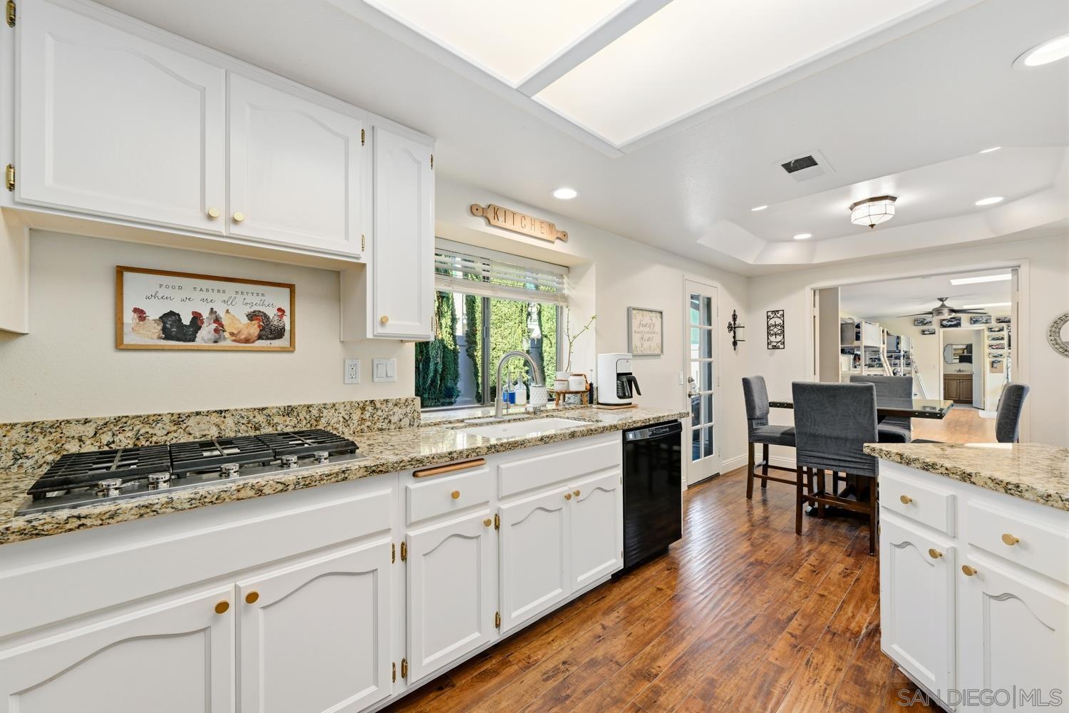 Detail Gallery Image 8 of 27 For 5276  Triple Crown, Bonsall,  CA 92003 - 4 Beds | 3 Baths