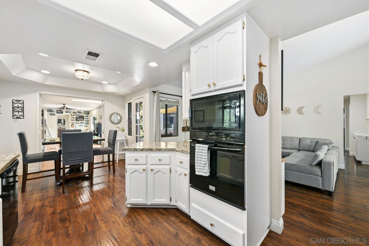 Detail Gallery Image 9 of 27 For 5276  Triple Crown, Bonsall,  CA 92003 - 4 Beds | 3 Baths