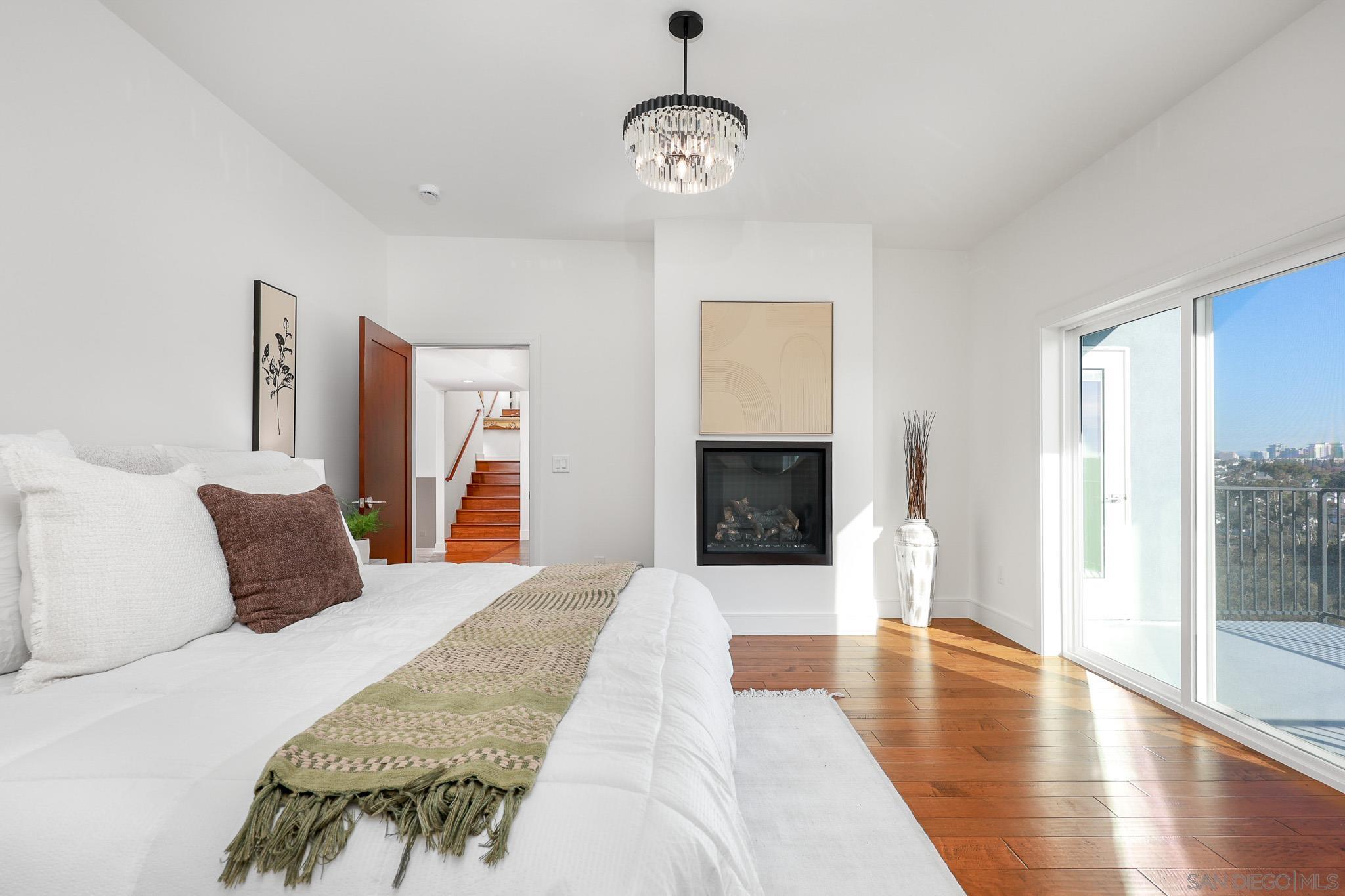 Detail Gallery Image 14 of 50 For 7901  Avenida Kirjah  Apn: 346-820-02-00,  La Jolla,  CA 92037 - 6 Beds | 6/1 Baths