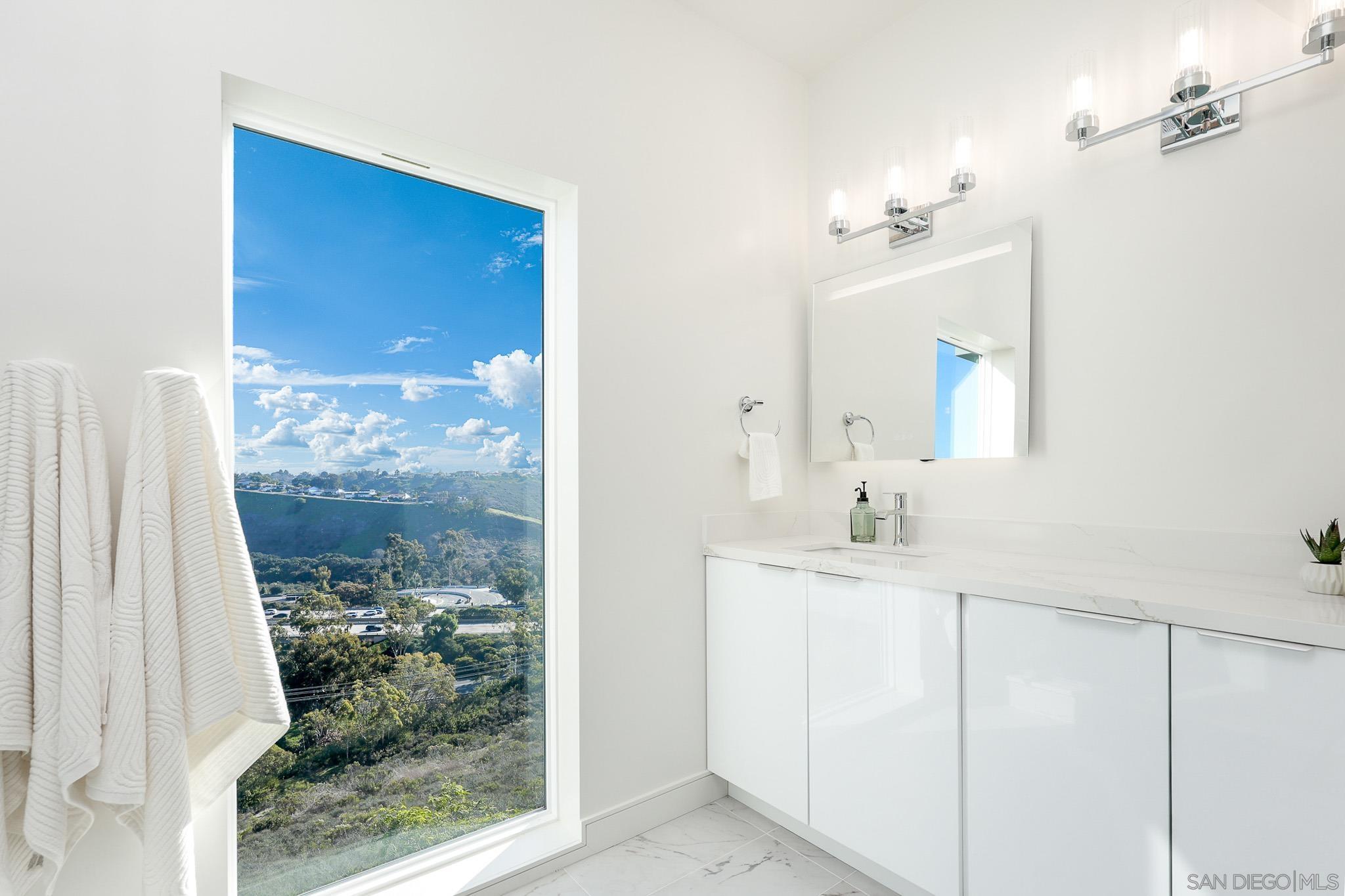 Detail Gallery Image 16 of 50 For 7901  Avenida Kirjah  Apn: 346-820-02-00,  La Jolla,  CA 92037 - 6 Beds | 6/1 Baths