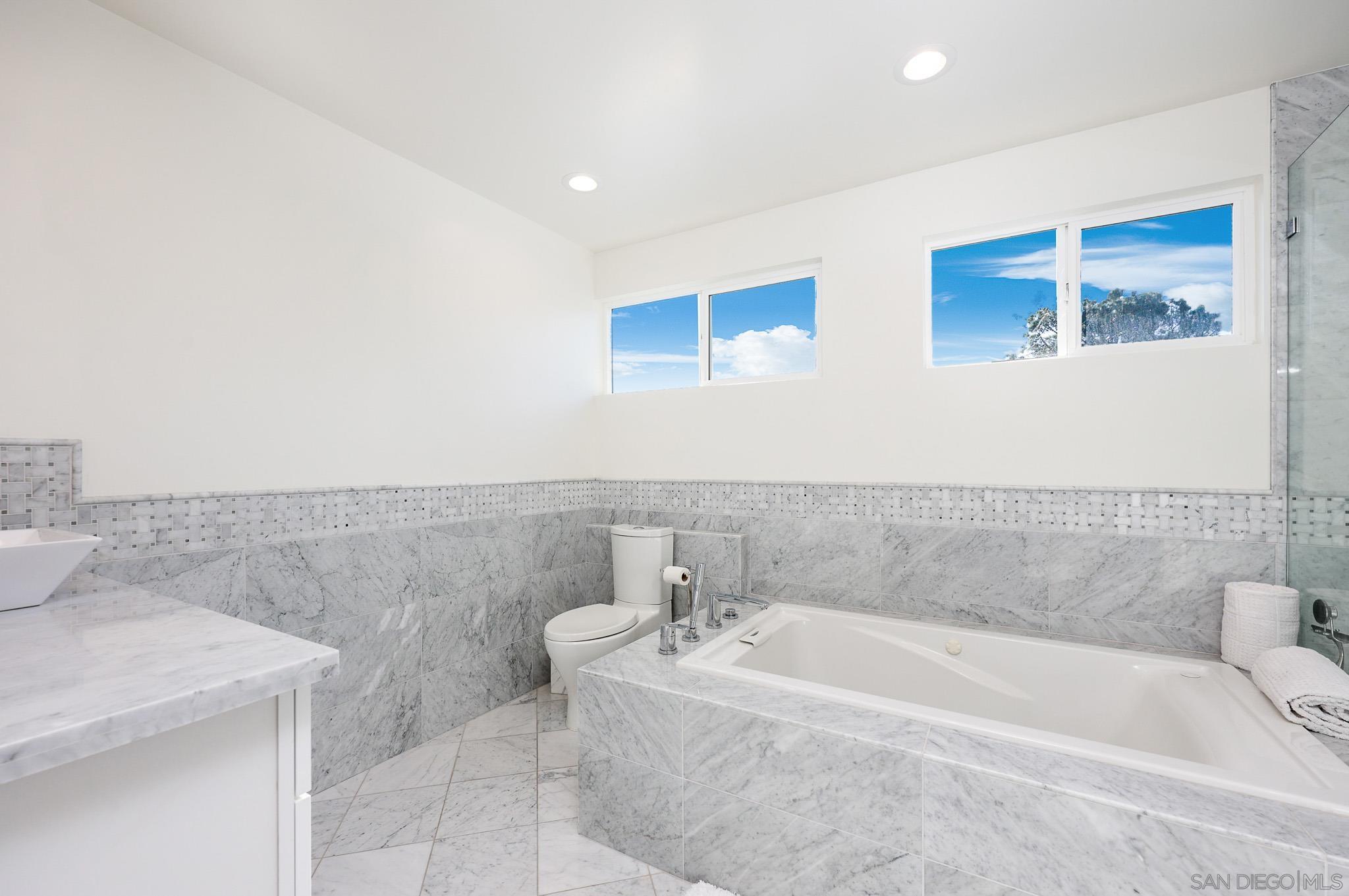 Detail Gallery Image 20 of 50 For 7901  Avenida Kirjah  Apn: 346-820-02-00,  La Jolla,  CA 92037 - 6 Beds | 6/1 Baths