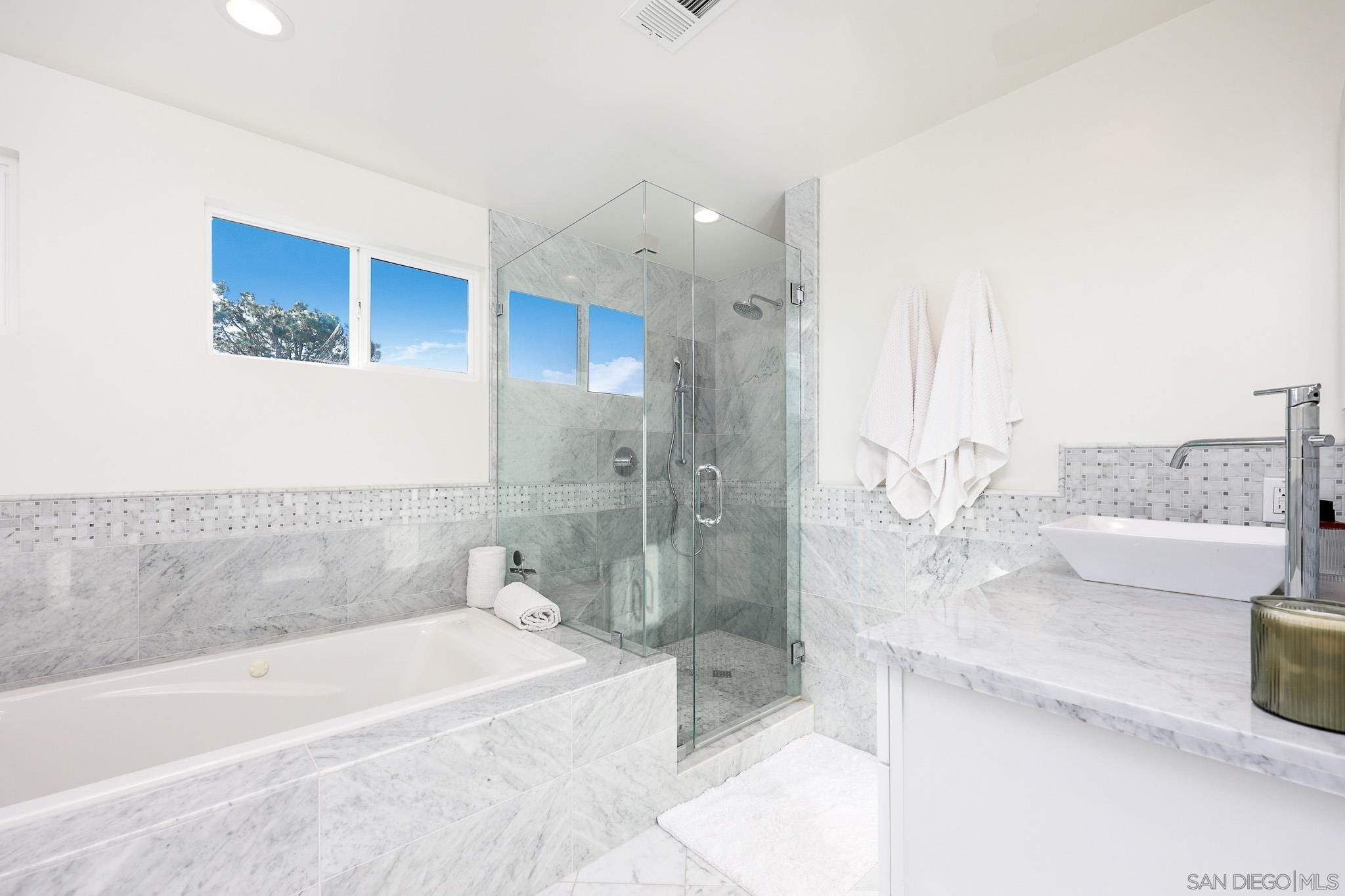 Detail Gallery Image 21 of 50 For 7901  Avenida Kirjah  Apn: 346-820-02-00,  La Jolla,  CA 92037 - 6 Beds | 6/1 Baths