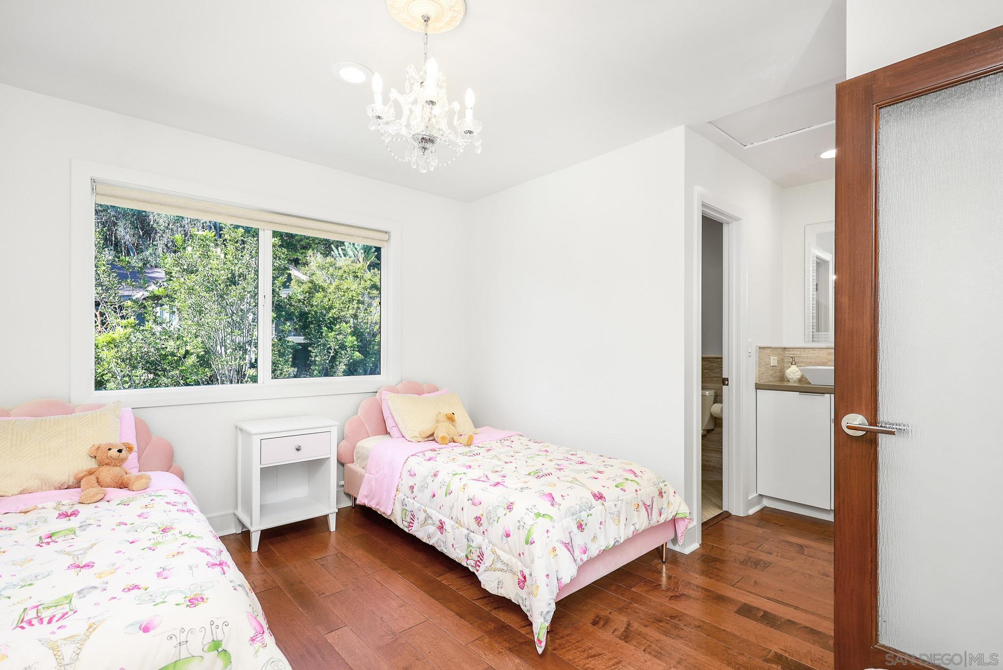 Detail Gallery Image 24 of 50 For 7901  Avenida Kirjah  Apn: 346-820-02-00,  La Jolla,  CA 92037 - 6 Beds | 6/1 Baths