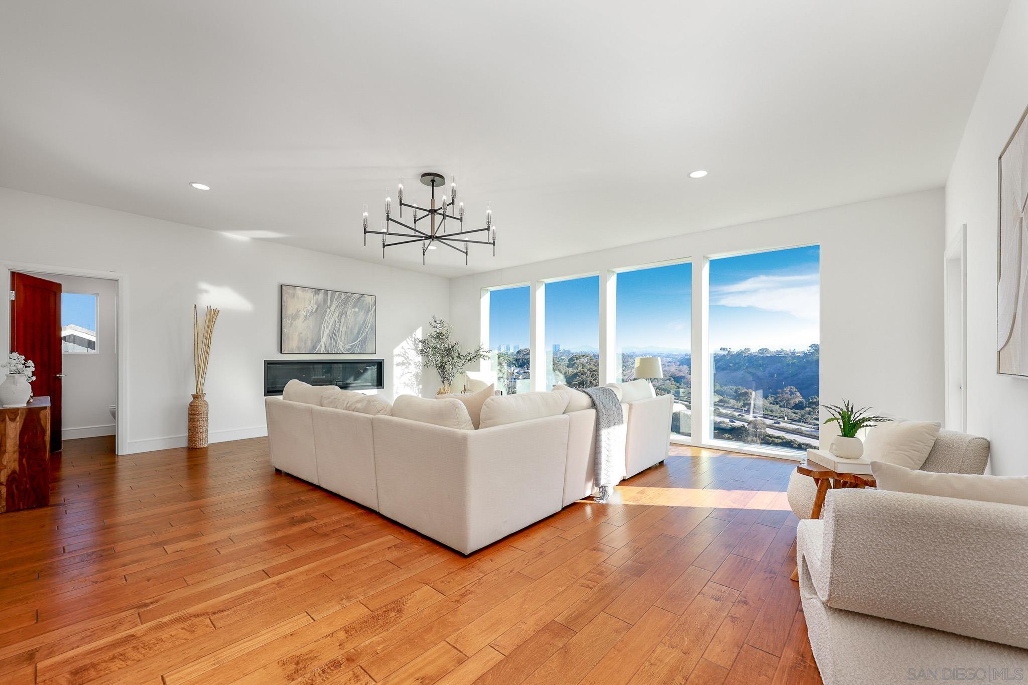 Detail Gallery Image 5 of 50 For 7901  Avenida Kirjah  Apn: 346-820-02-00,  La Jolla,  CA 92037 - 6 Beds | 6/1 Baths