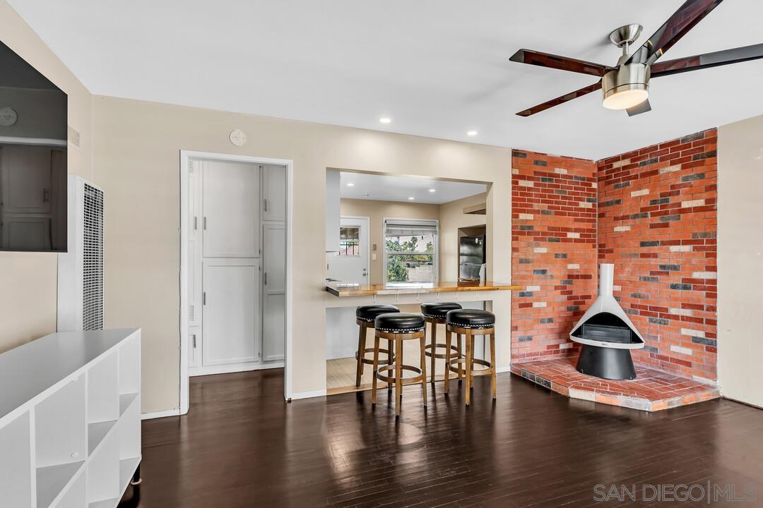 Detail Gallery Image 4 of 29 For 7722  Linda Vista Blvd, San Diego,  CA 92111 - 2 Beds | 1 Baths