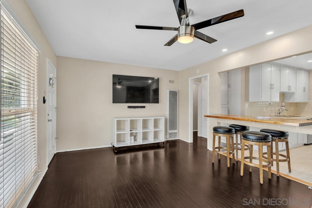 Detail Gallery Image 5 of 29 For 7722  Linda Vista Blvd, San Diego,  CA 92111 - 2 Beds | 1 Baths