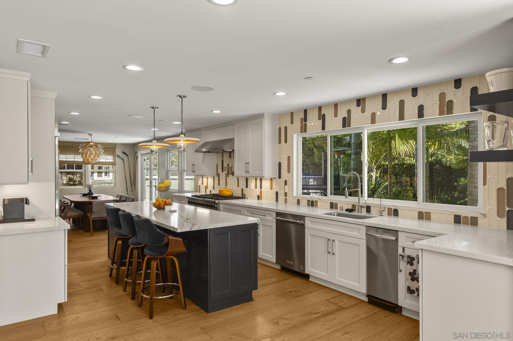 Detail Gallery Image 12 of 75 For 418  Parkwood Ln, Encinitas,  CA 92024 - 6 Beds | 5/1 Baths