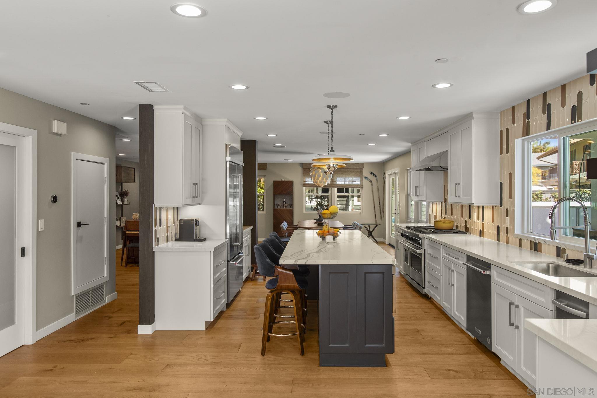 Detail Gallery Image 13 of 75 For 418  Parkwood Ln, Encinitas,  CA 92024 - 6 Beds | 5/1 Baths