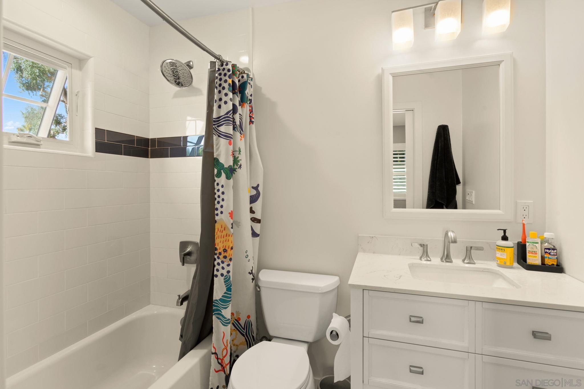 Detail Gallery Image 33 of 75 For 418  Parkwood Ln, Encinitas,  CA 92024 - 6 Beds | 5/1 Baths