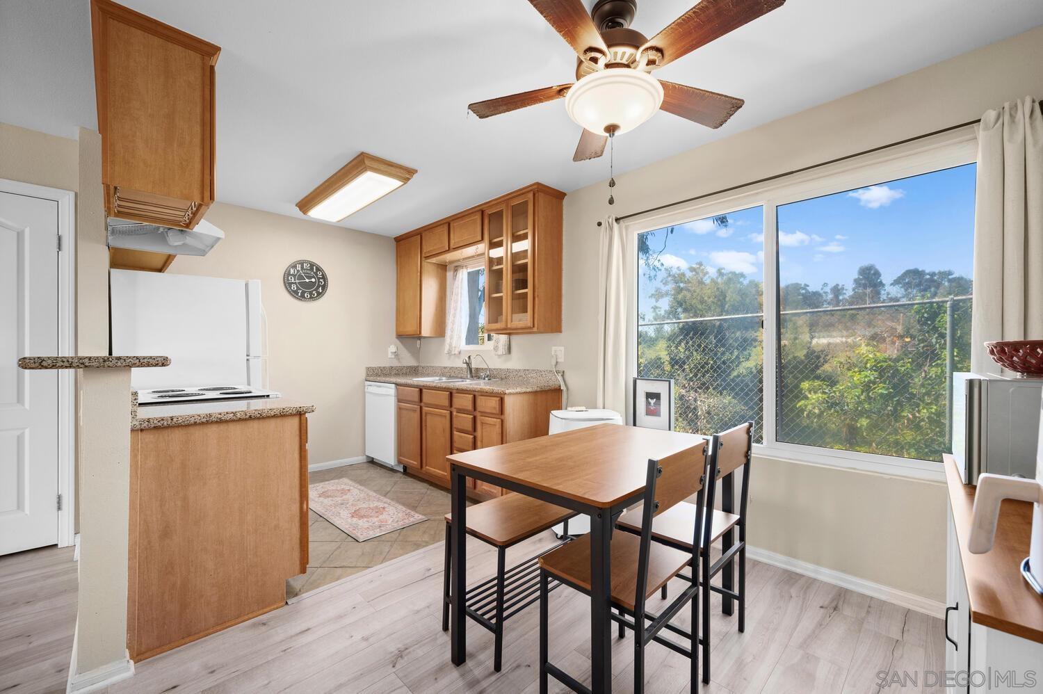 Detail Gallery Image 5 of 24 For 6333  College Grove Way, Uit 2104, San Diego,  CA 92115 - 1 Beds | 1 Baths