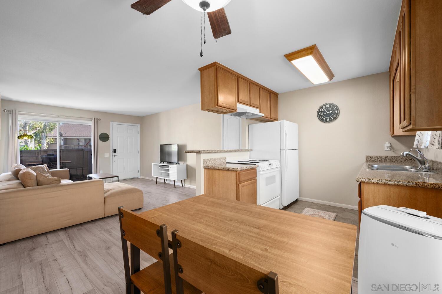 Detail Gallery Image 10 of 24 For 6333  College Grove Way, Uit 2104, San Diego,  CA 92115 - 1 Beds | 1 Baths