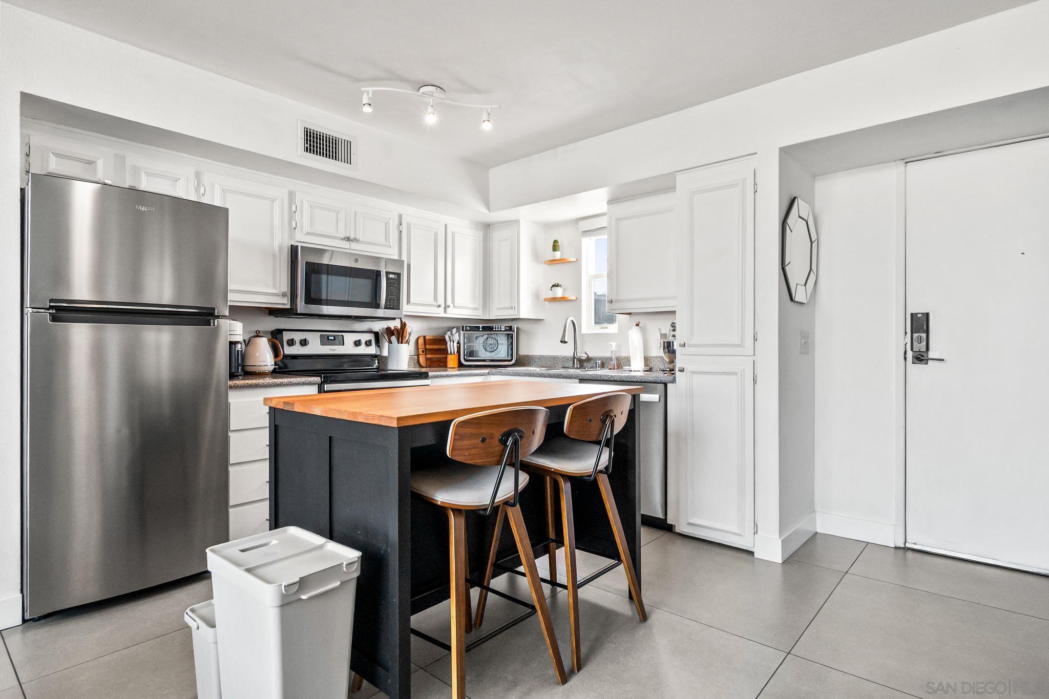 Detail Gallery Image 9 of 32 For 221  Island Ave  #503,  San Diego,  CA 92101 - 1 Beds | 2 Baths