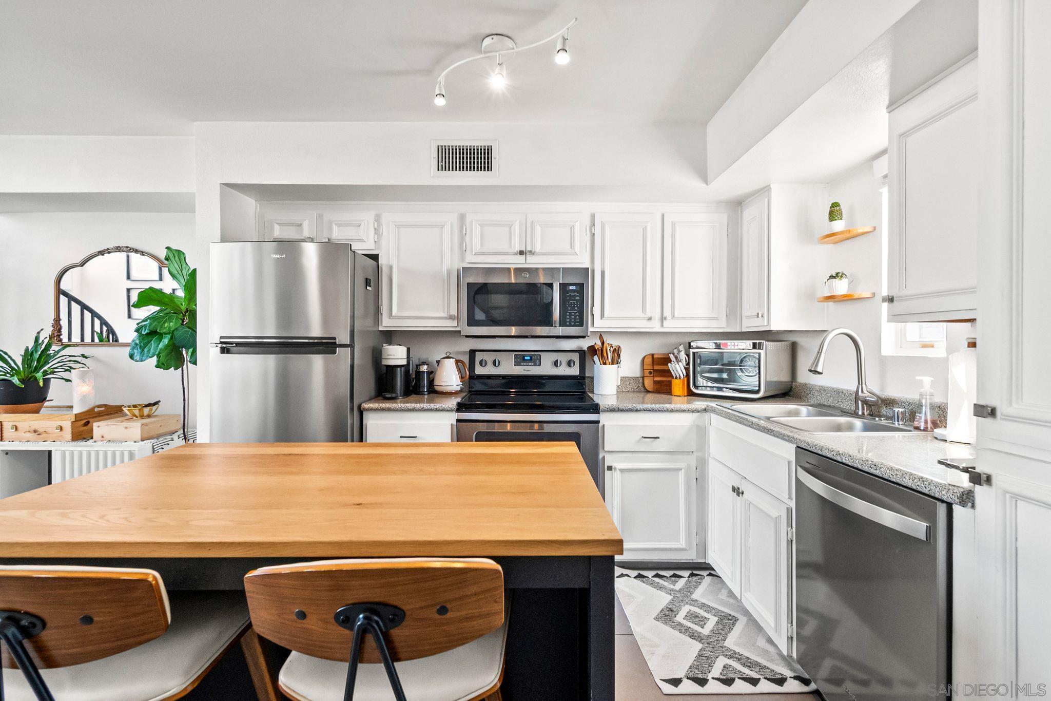 Detail Gallery Image 10 of 32 For 221  Island Ave  #503,  San Diego,  CA 92101 - 1 Beds | 2 Baths