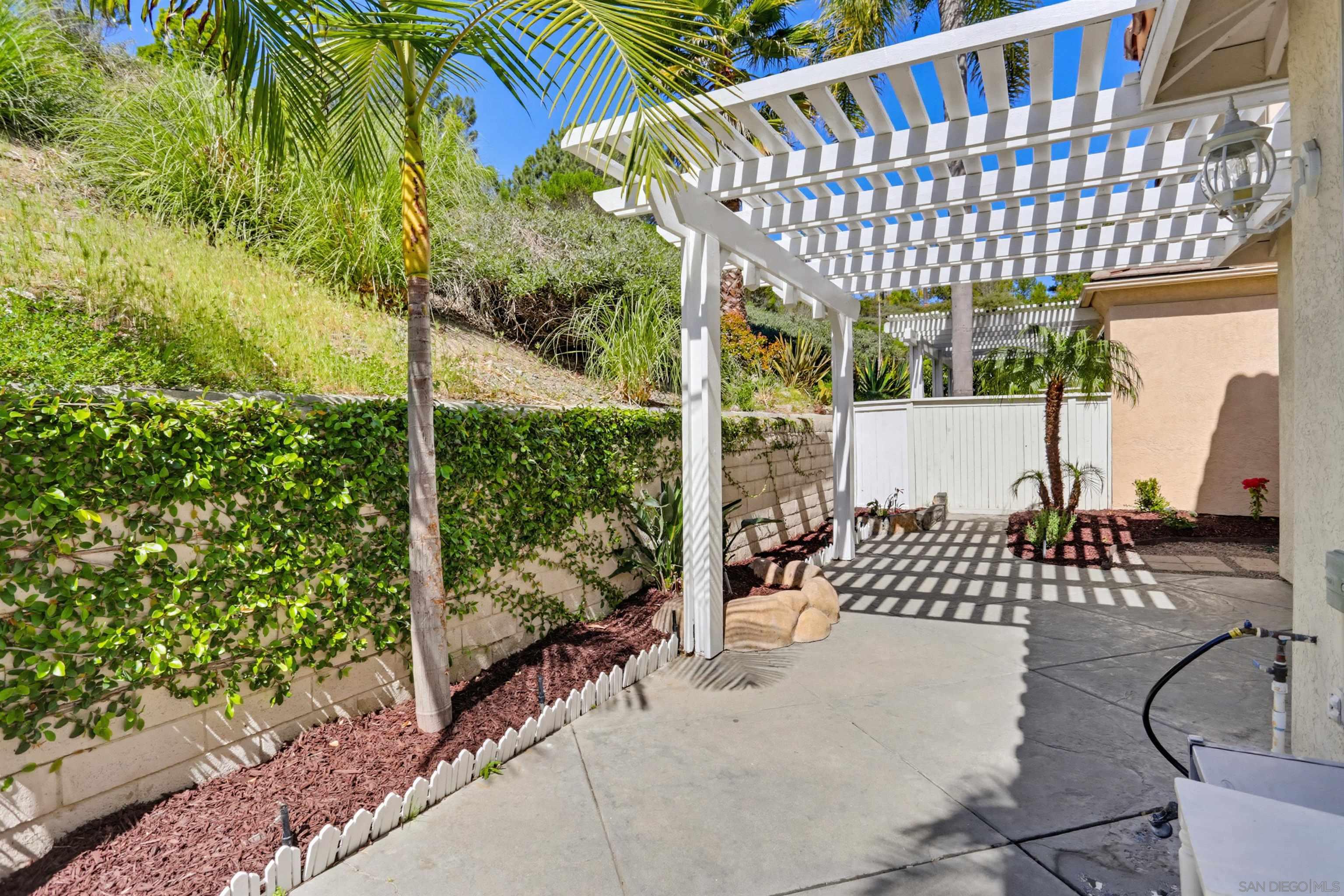 Detail Gallery Image 16 of 23 For 1983  Courage St, Vista,  CA 92081 - 3 Beds | 2/1 Baths