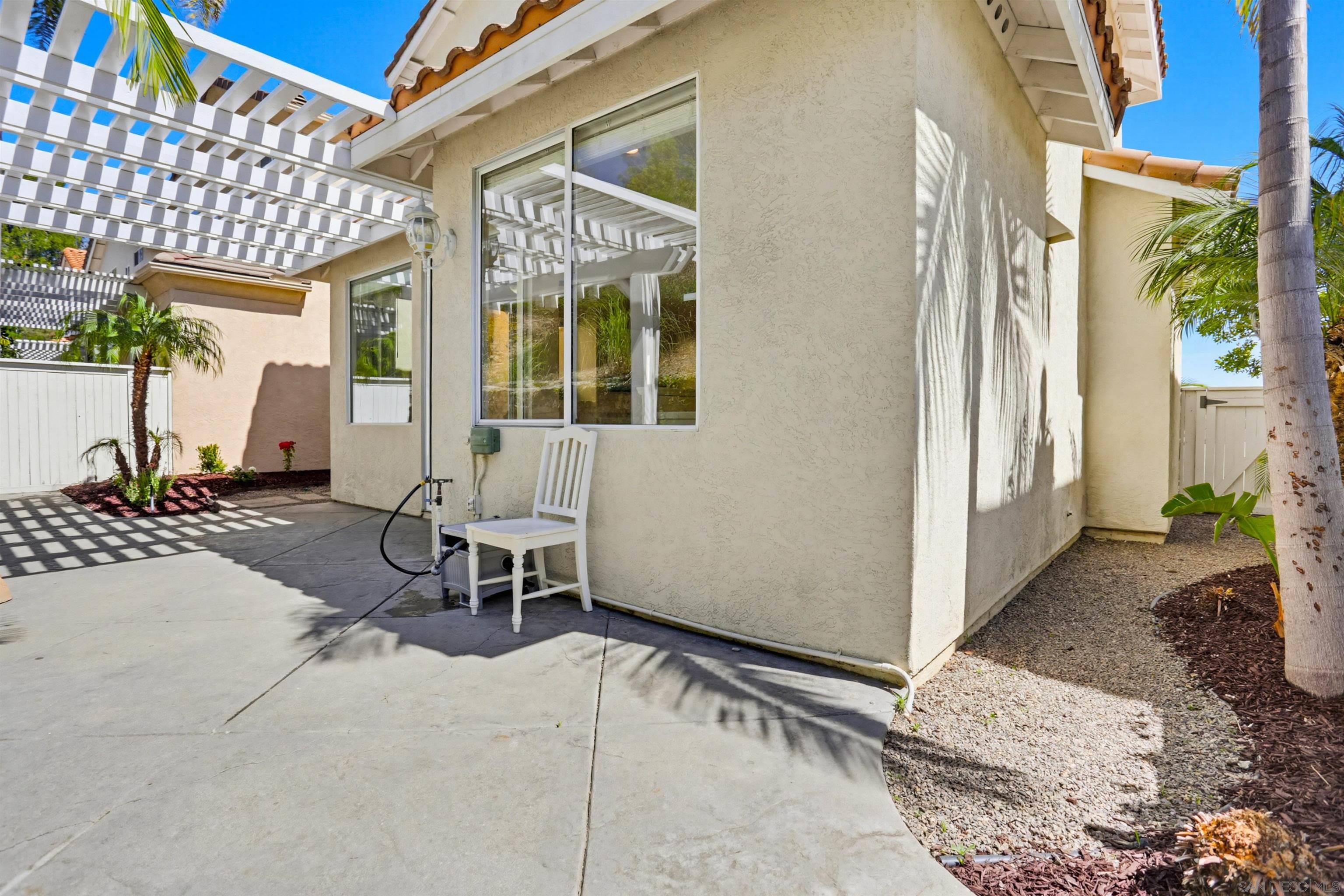 Detail Gallery Image 17 of 23 For 1983  Courage St, Vista,  CA 92081 - 3 Beds | 2/1 Baths