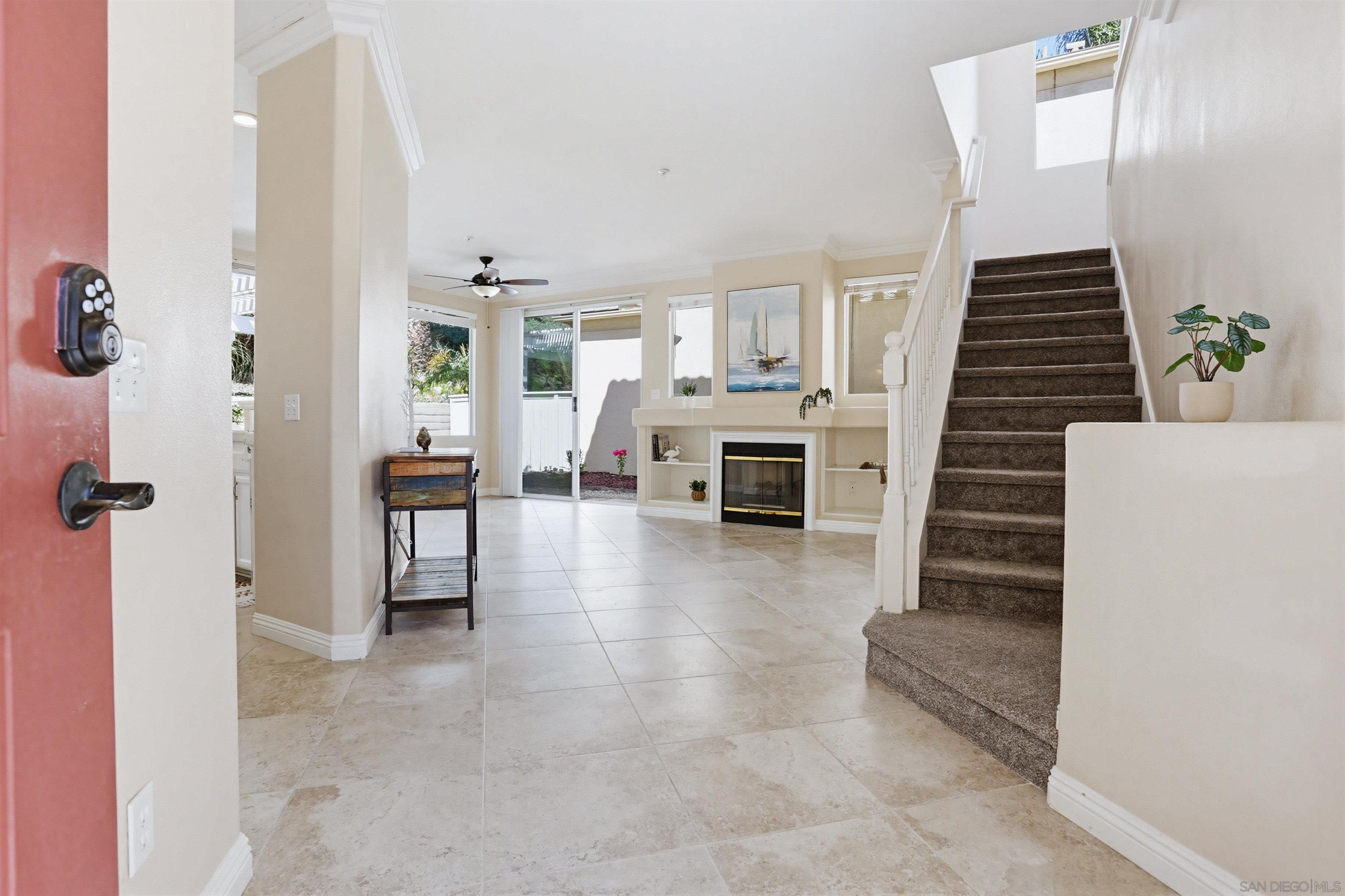 Detail Gallery Image 3 of 23 For 1983  Courage St, Vista,  CA 92081 - 3 Beds | 2/1 Baths