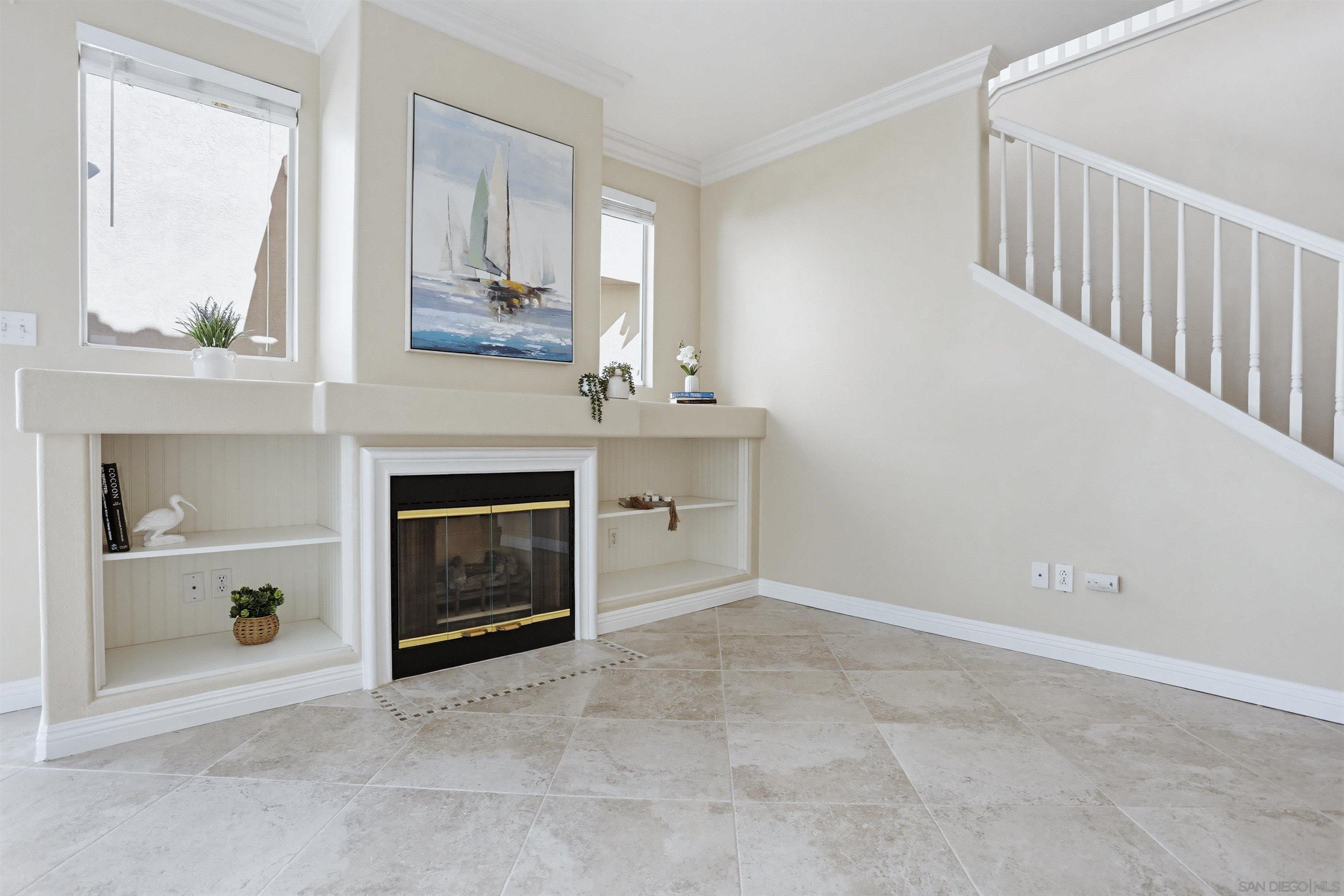 Detail Gallery Image 4 of 23 For 1983  Courage St, Vista,  CA 92081 - 3 Beds | 2/1 Baths