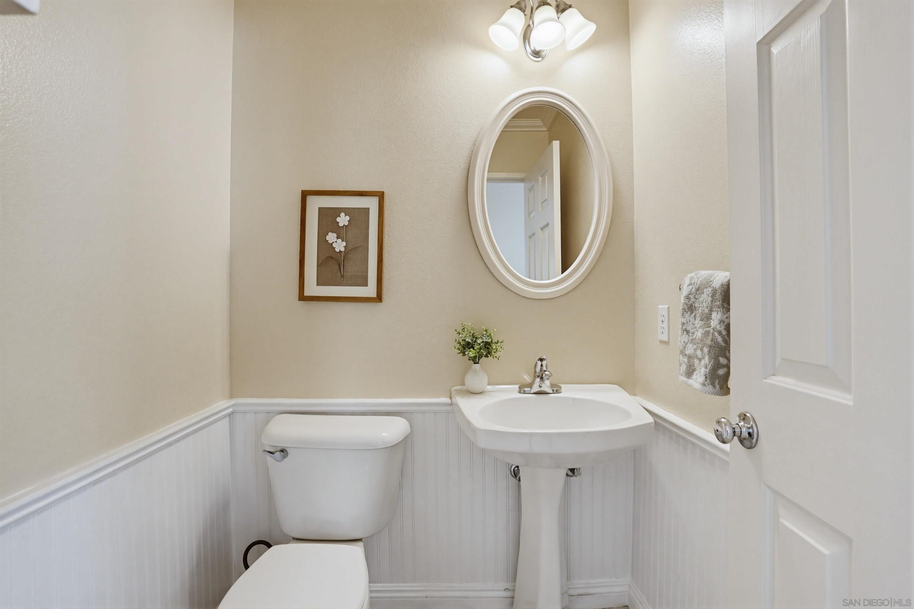 Detail Gallery Image 10 of 23 For 1983  Courage St, Vista,  CA 92081 - 3 Beds | 2/1 Baths