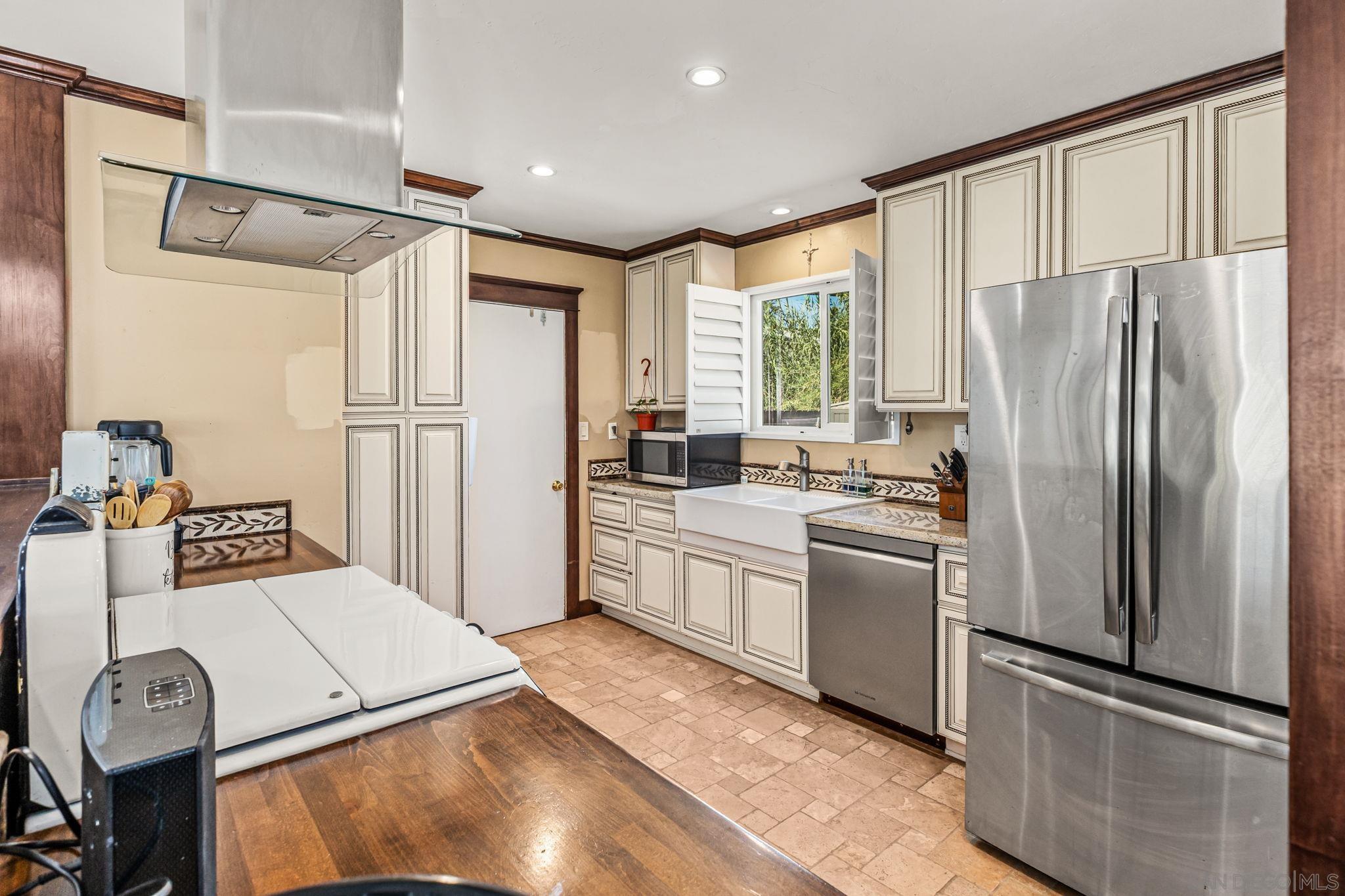 Detail Gallery Image 11 of 24 For 3448  Trophy, La Mesa,  CA 91941 - 2 Beds | 1 Baths