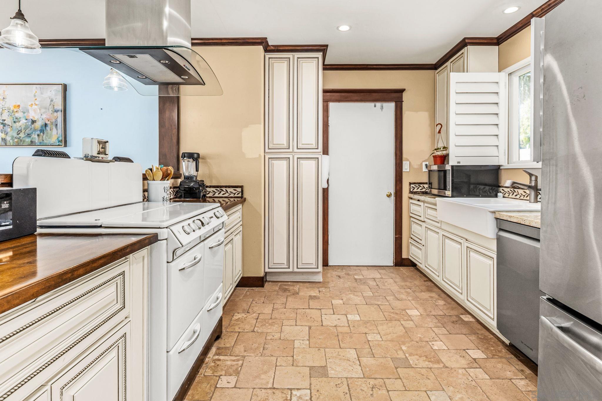 Detail Gallery Image 12 of 24 For 3448  Trophy, La Mesa,  CA 91941 - 2 Beds | 1 Baths