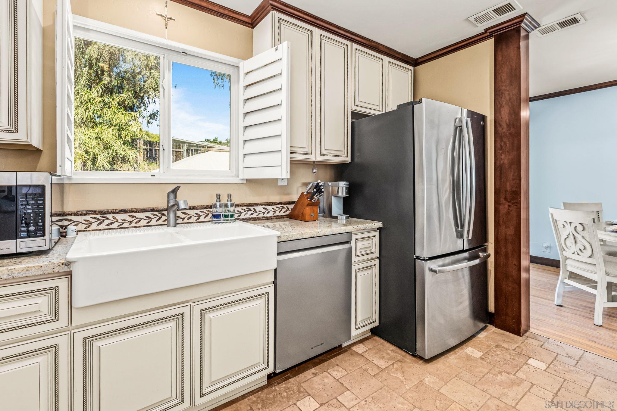 Detail Gallery Image 14 of 24 For 3448  Trophy, La Mesa,  CA 91941 - 2 Beds | 1 Baths