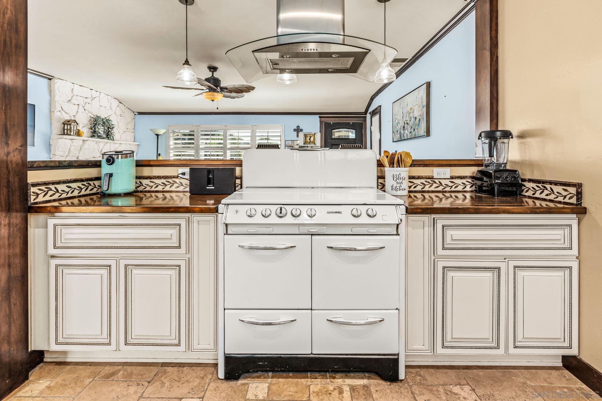 Detail Gallery Image 15 of 24 For 3448  Trophy, La Mesa,  CA 91941 - 2 Beds | 1 Baths