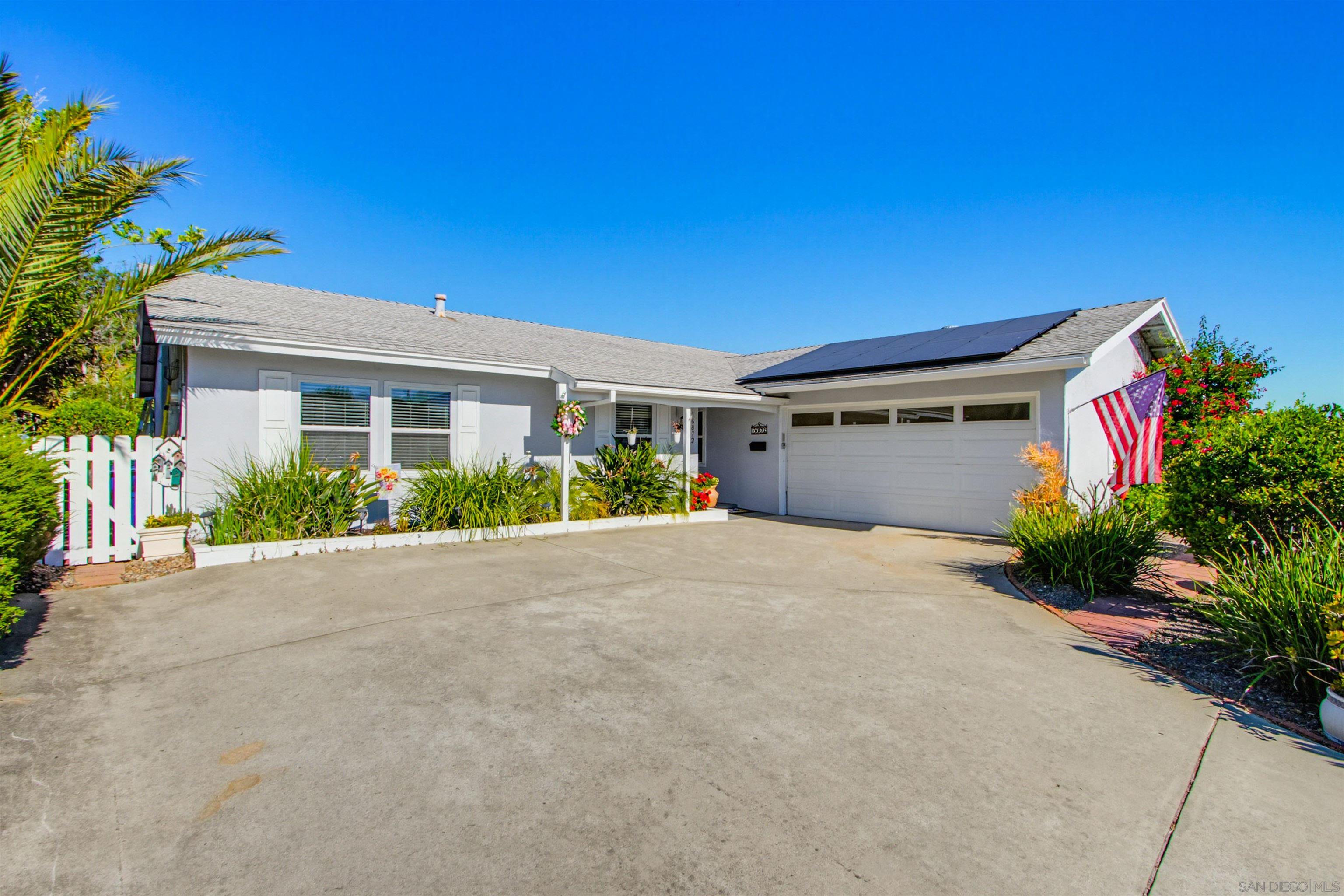 Detail Gallery Image 2 of 25 For 16872  Pinata Dr, San Diego,  CA 92128 - 3 Beds | 2 Baths