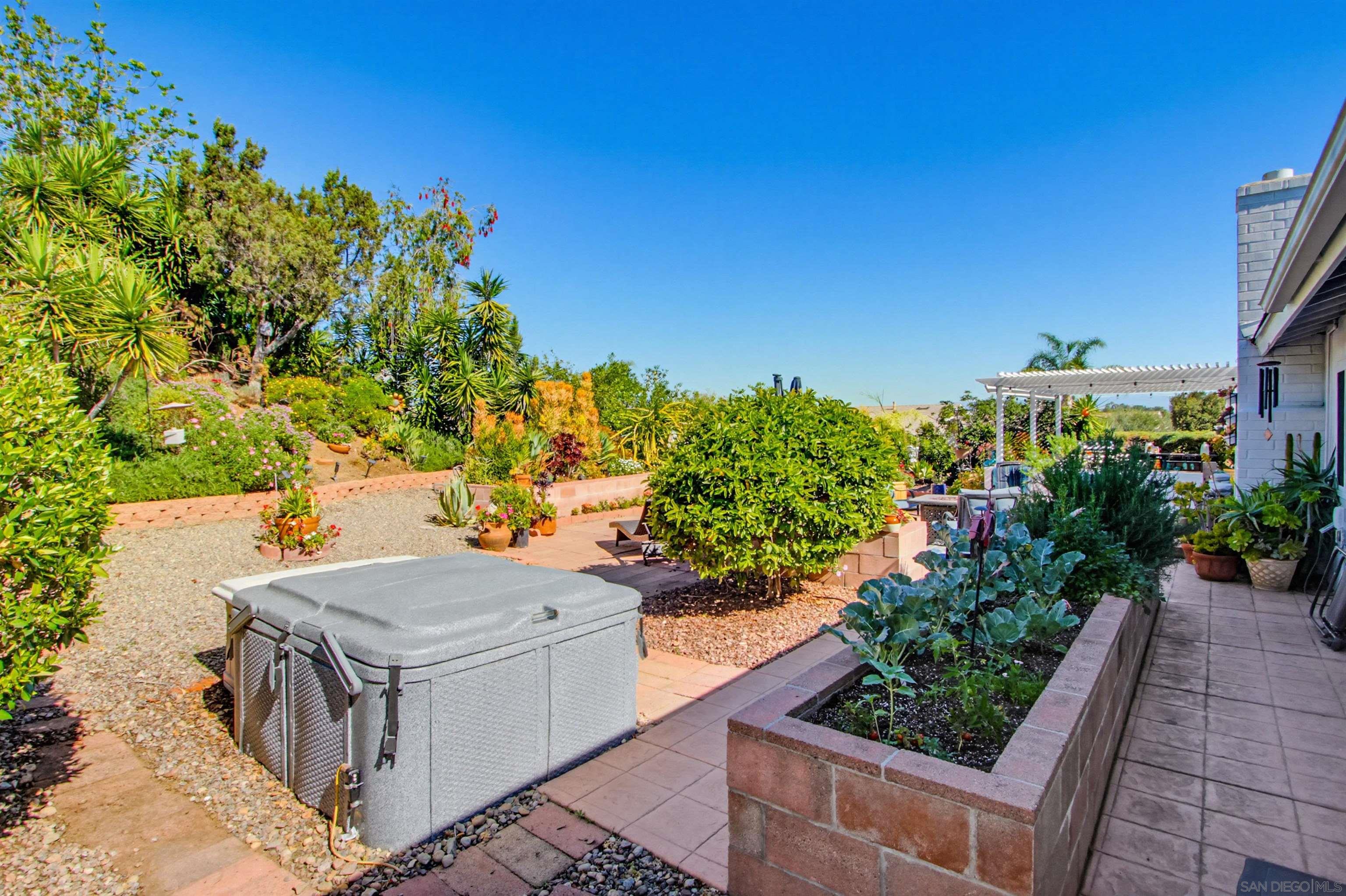 Detail Gallery Image 21 of 25 For 16872  Pinata Dr, San Diego,  CA 92128 - 3 Beds | 2 Baths