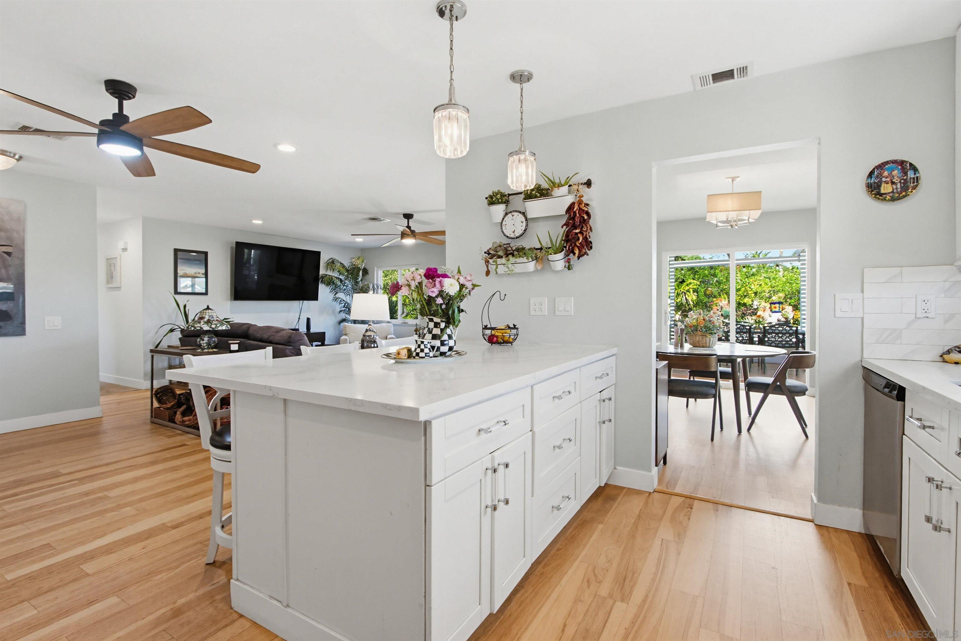 Detail Gallery Image 6 of 25 For 16872  Pinata Dr, San Diego,  CA 92128 - 3 Beds | 2 Baths