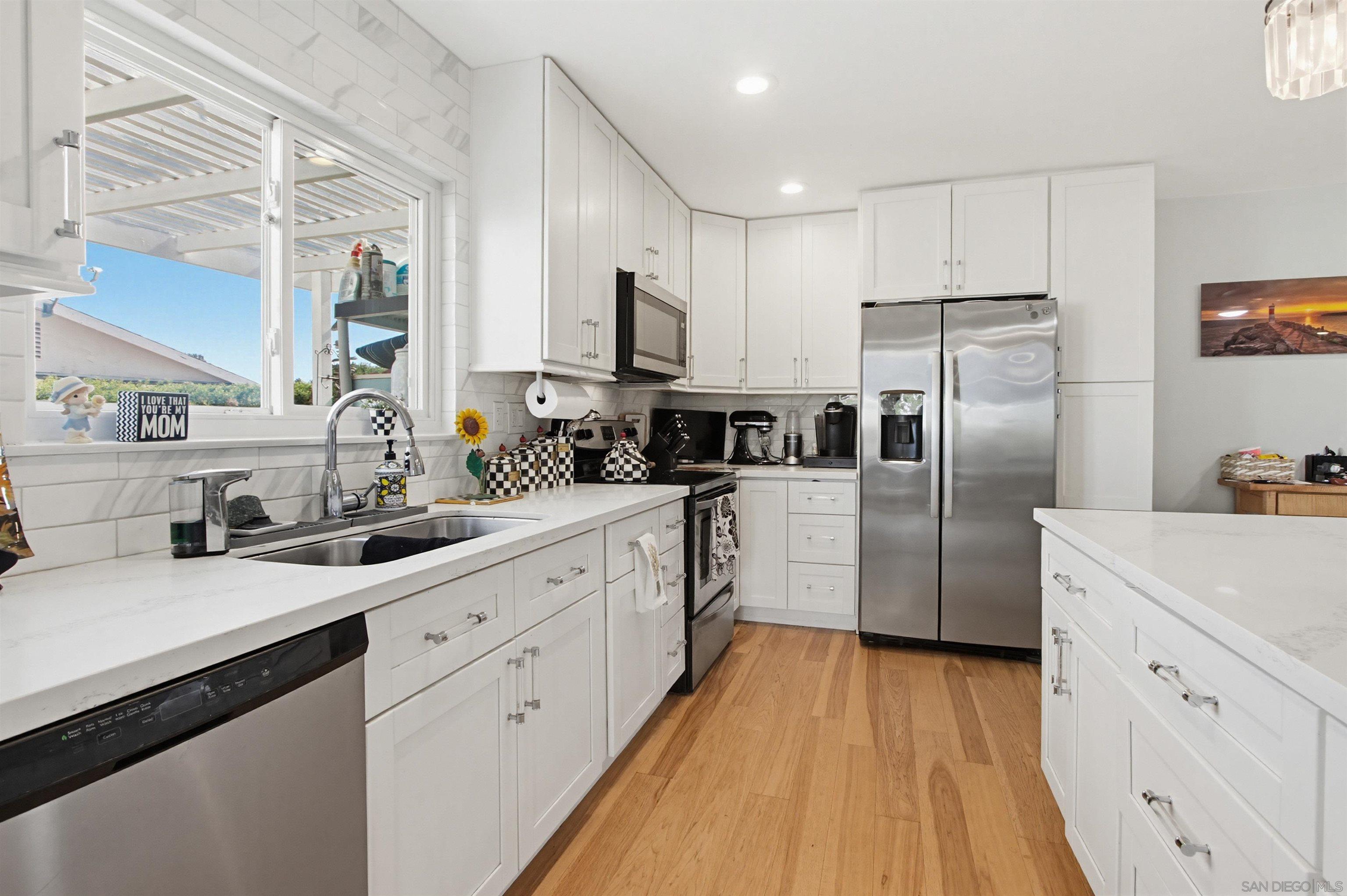 Detail Gallery Image 7 of 25 For 16872  Pinata Dr, San Diego,  CA 92128 - 3 Beds | 2 Baths