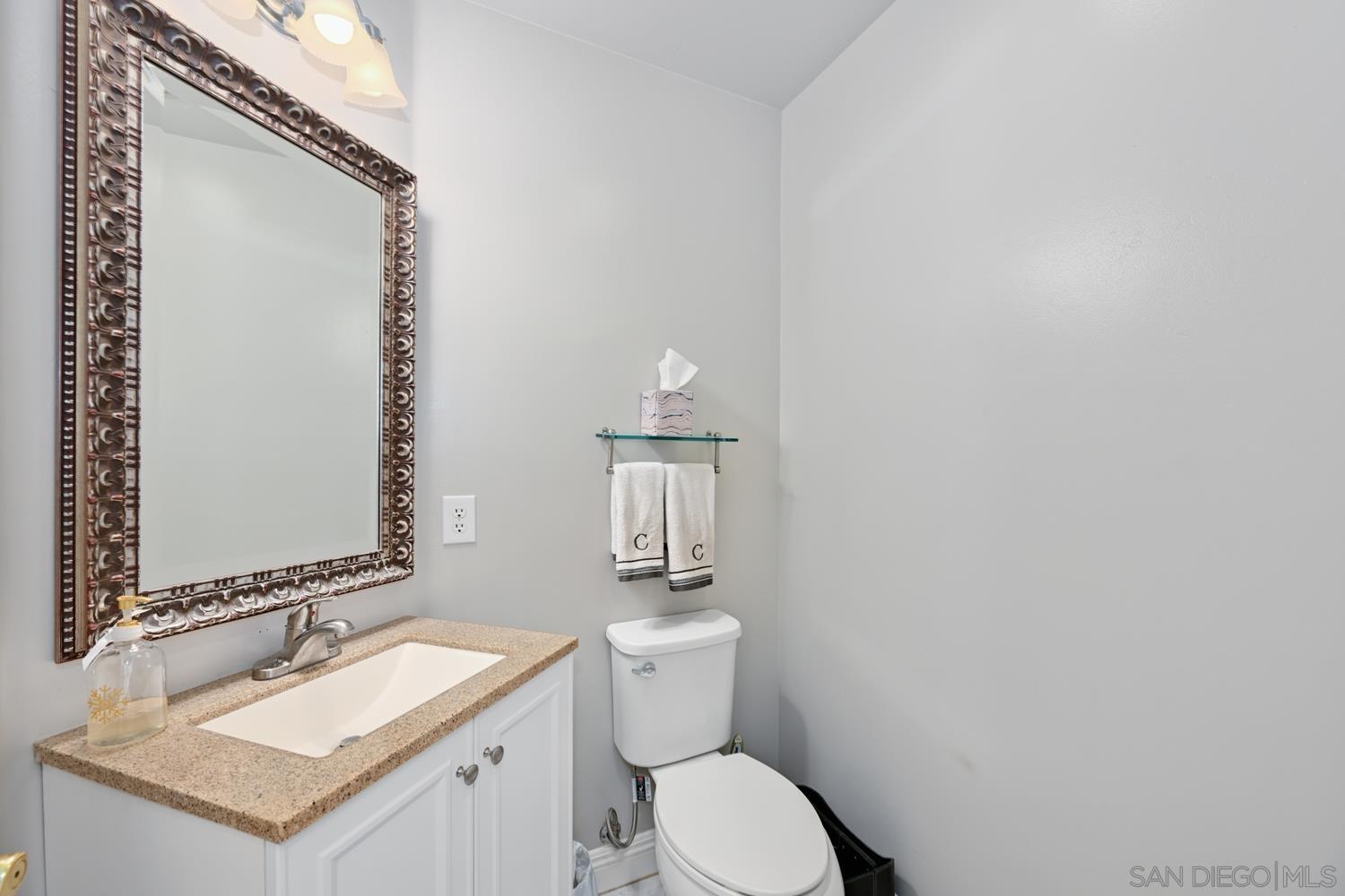 Detail Gallery Image 13 of 57 For 29190  Crystal Ridge Ct, Escondido,  CA 92026 - 5 Beds | 3/1 Baths